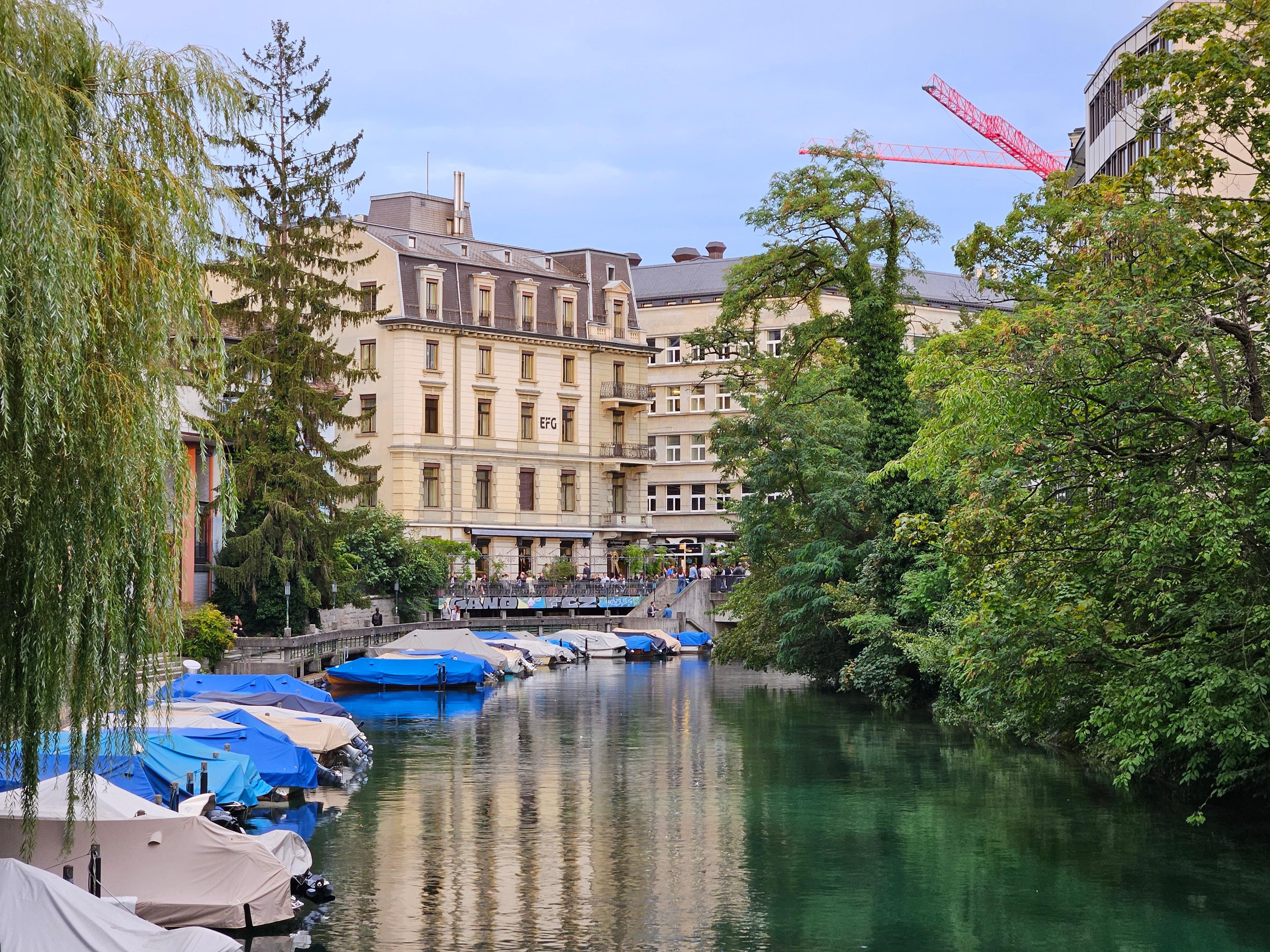 Historic Zurich Old Town Walking Tour