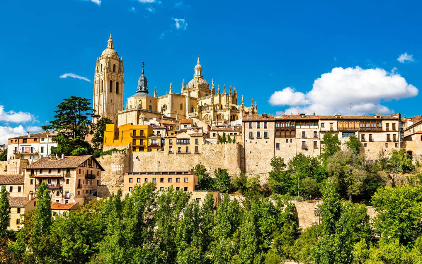 Private Segovia Walking Tour with Local Tasting