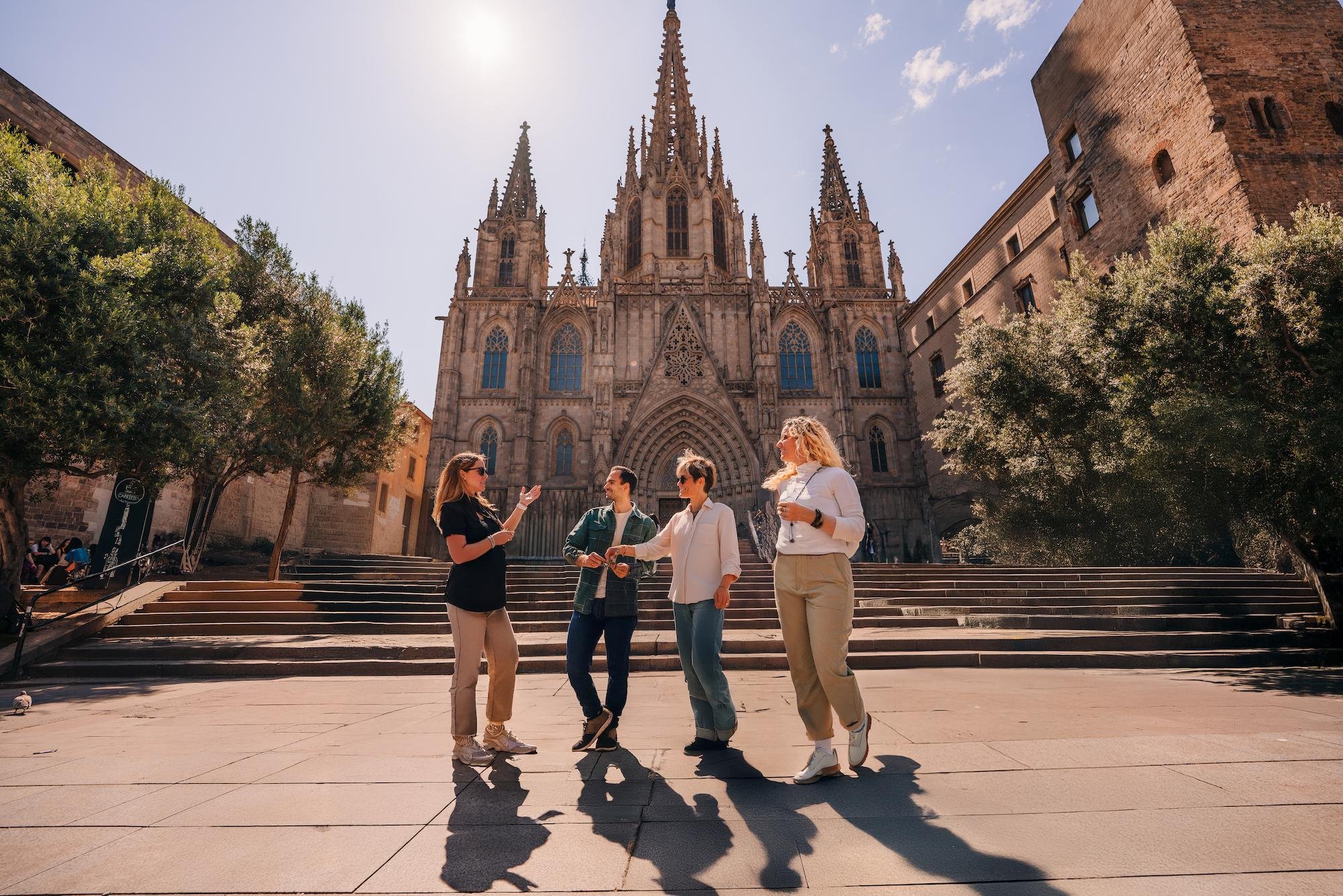 Barcelona: Helicopter, Boat Ride & Old Town Private Tour
