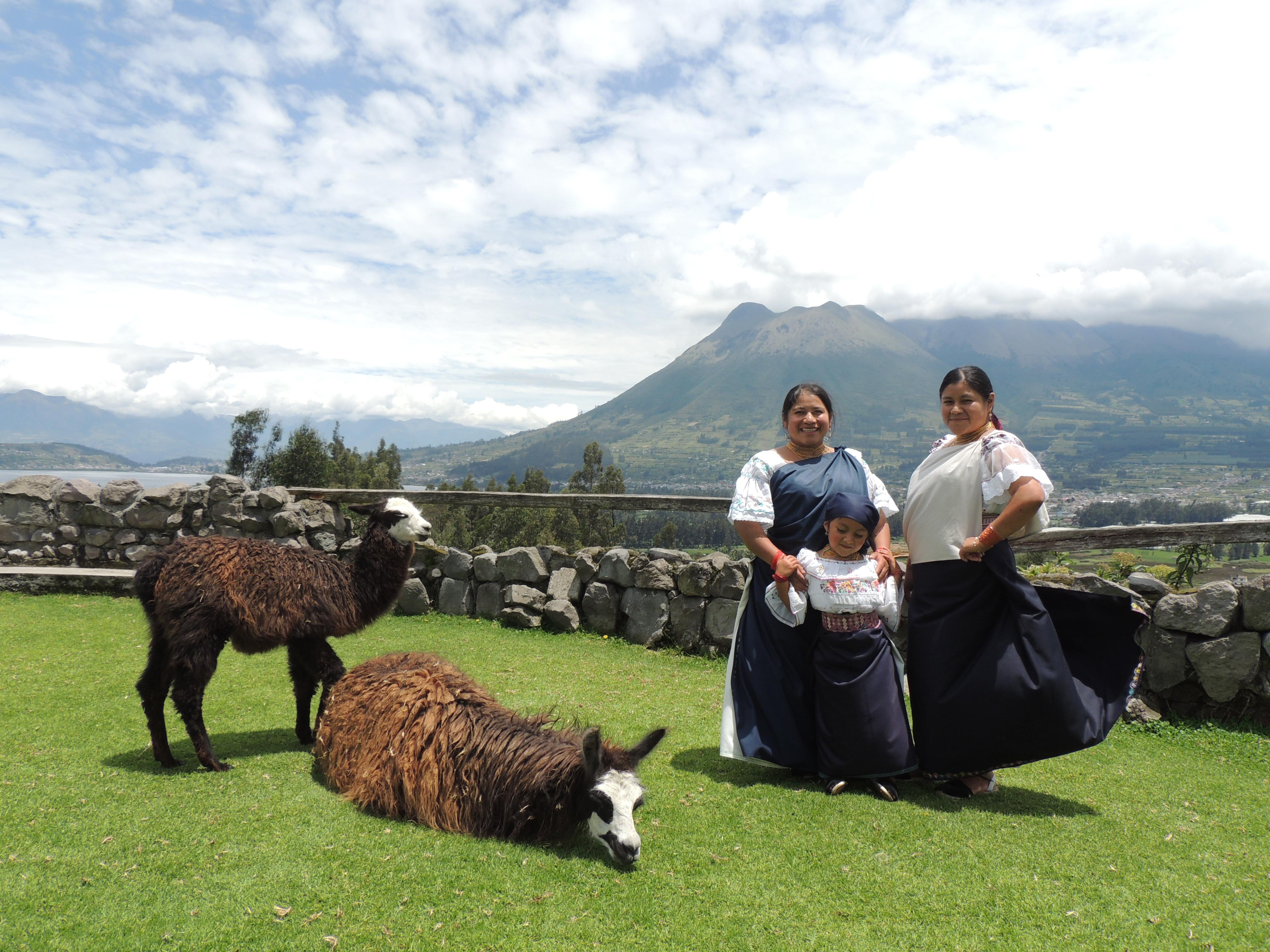 Quito to Otavalo: Markets, Lakes & Andean Villages Day Tour