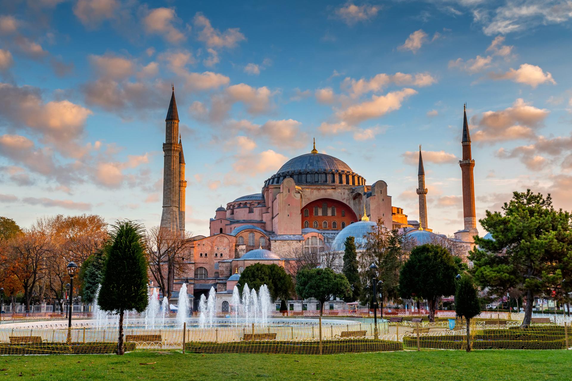 Private Ottoman Heritage Tour: Topkapi, Blue Mosque & Grand Bazaar