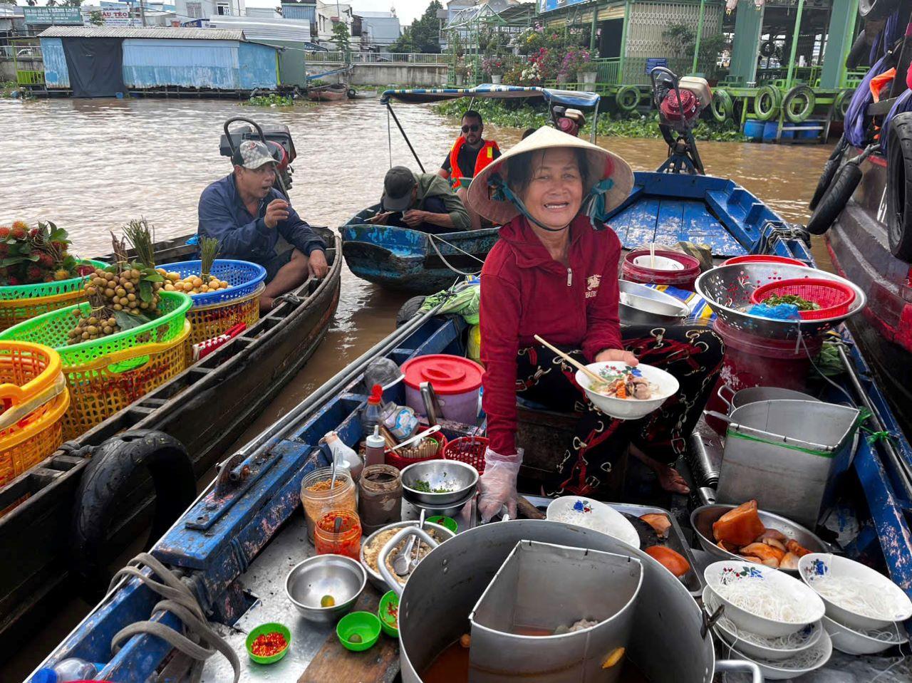 Mekong Delta Day Trip: Cai Rang Floating Market & Cồn Sơn Islet
