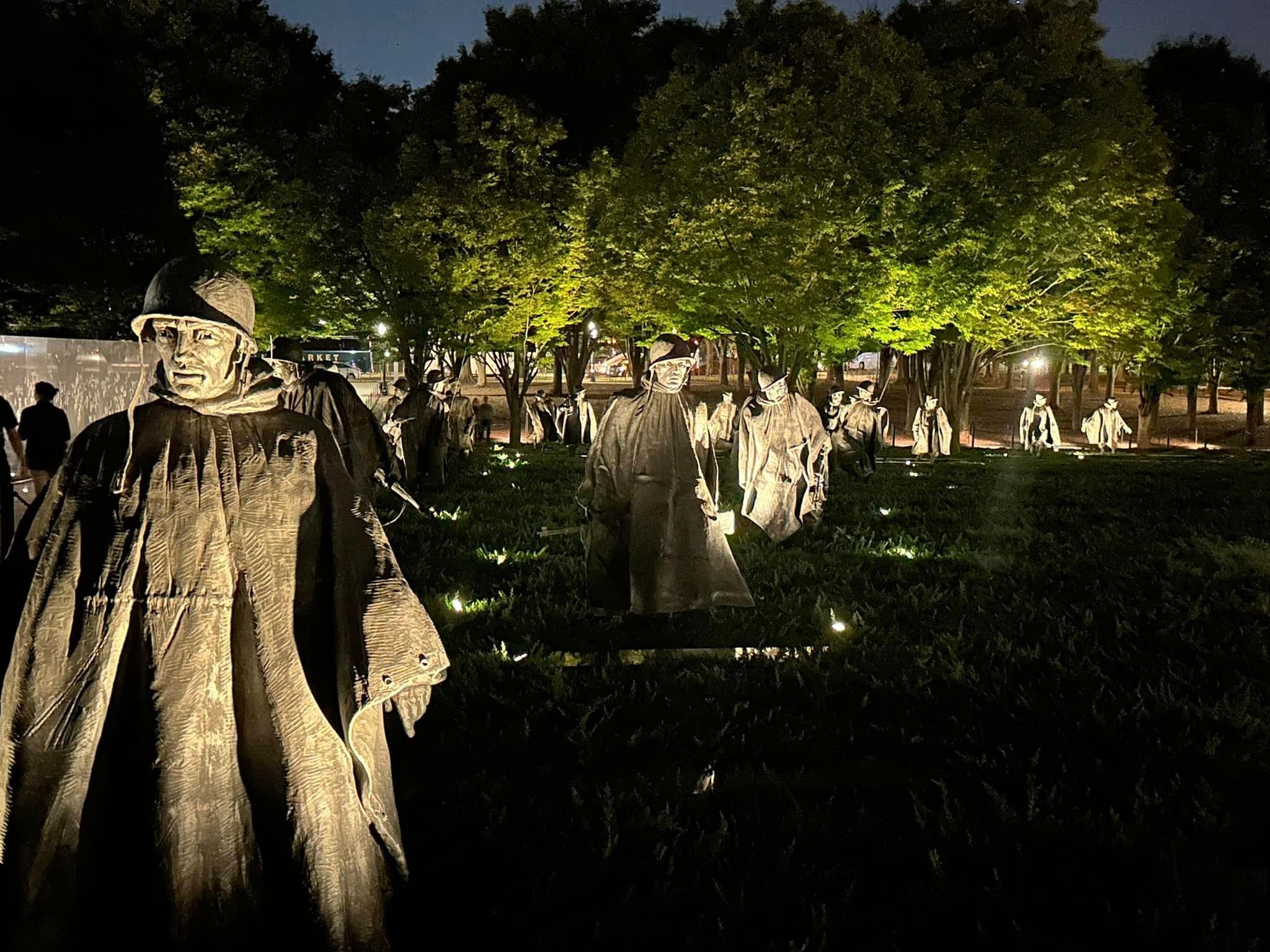 DC: National Mall Evening Tour w/ Lincoln Undercroft Tickets - 2026 (Verified Reviews)