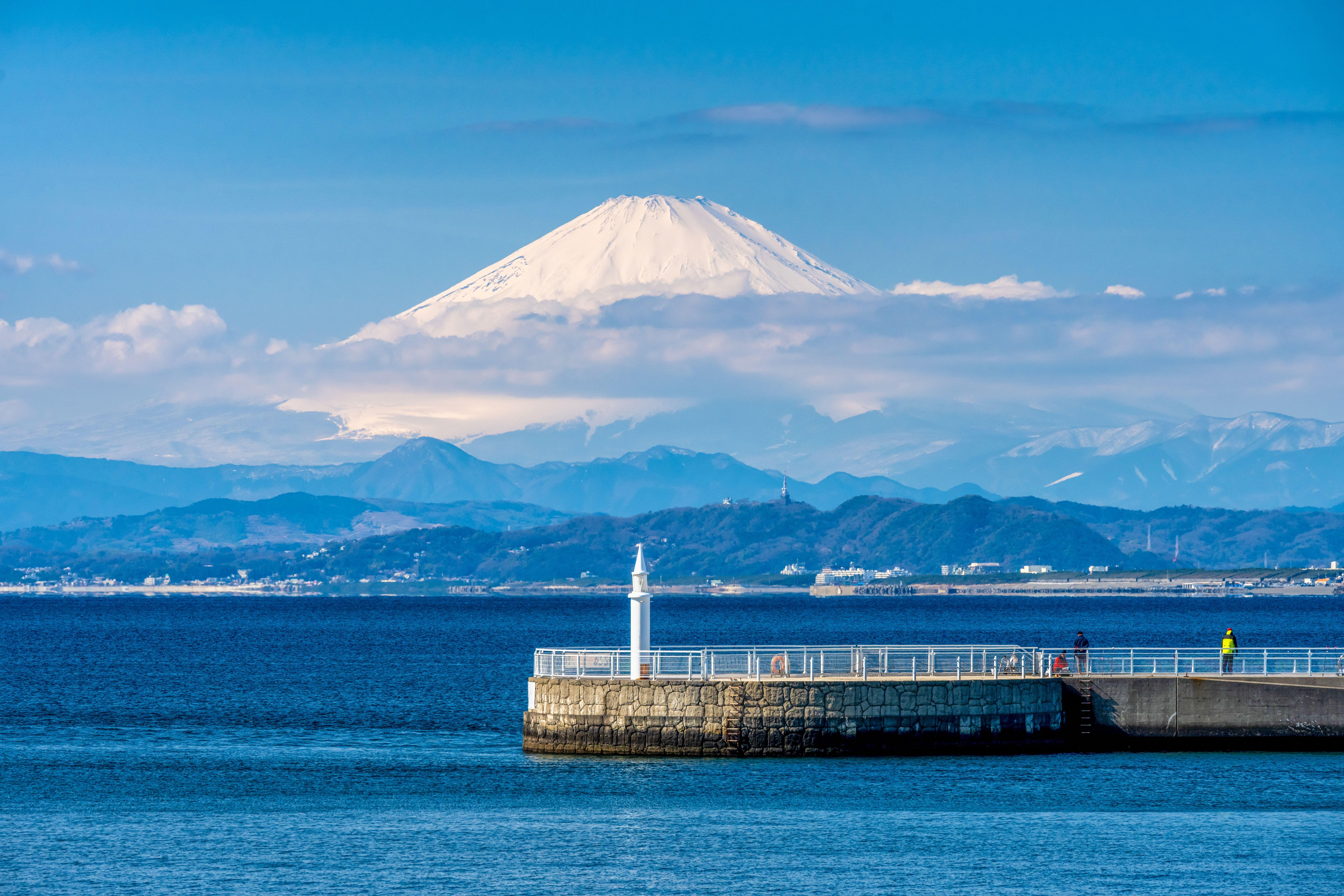 Hakone & Enoshima Day Tour: Ropeway, Pirate Ship & Mt. Fuji Views