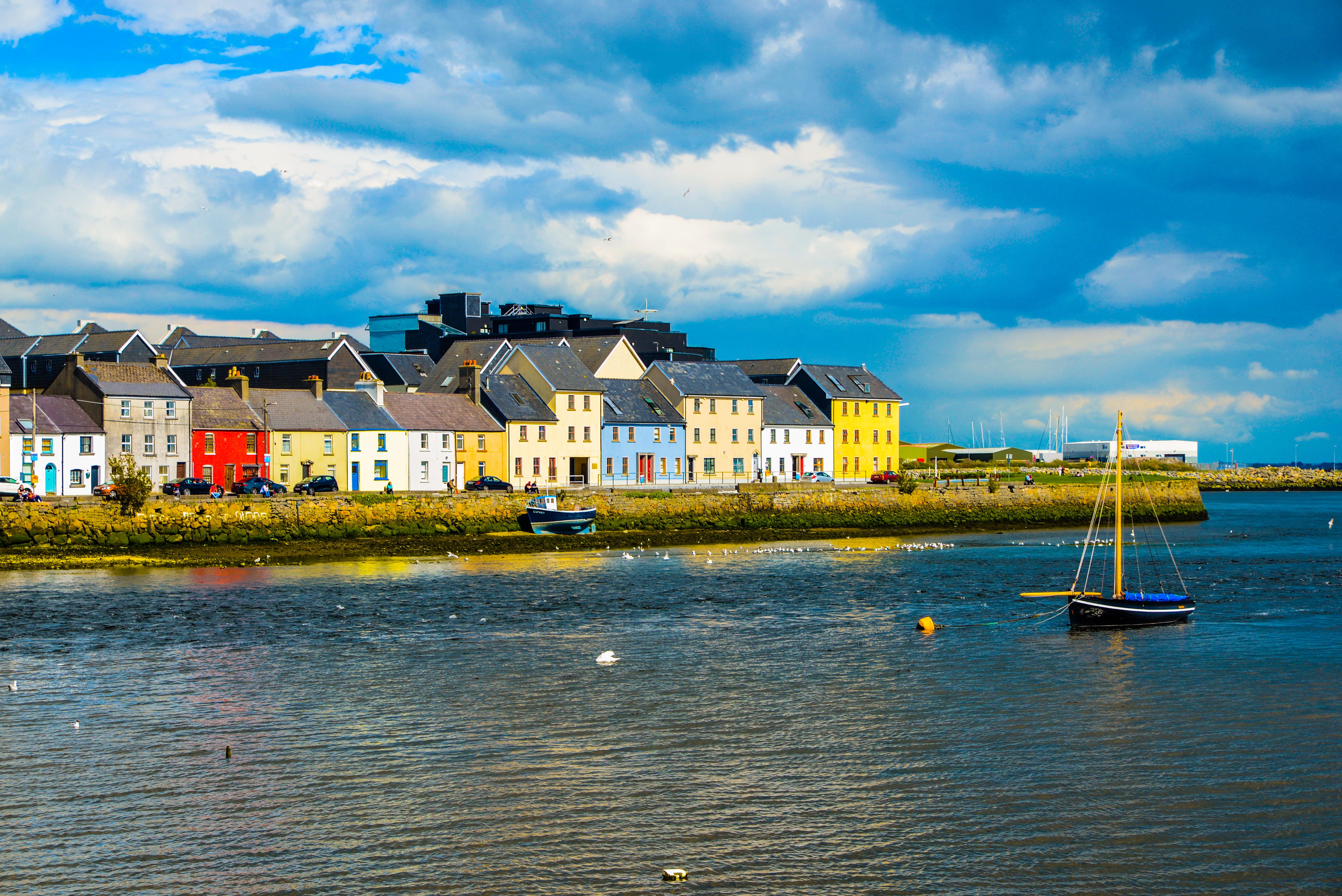 Dublin: Cliffs of Moher, Galway & Burren day tour