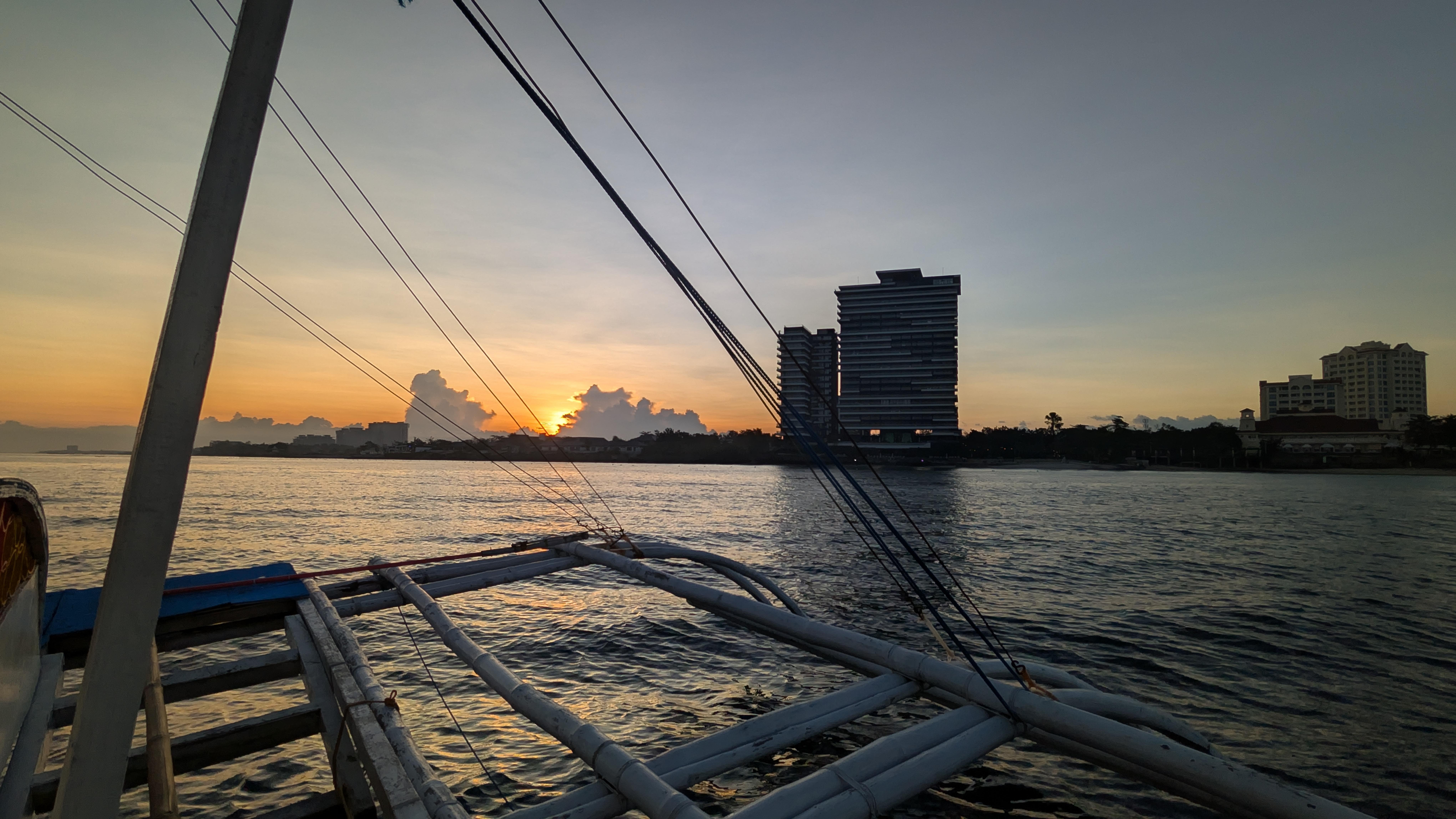 Mactan Island Sunset Panga Boat Cruise with Drinks