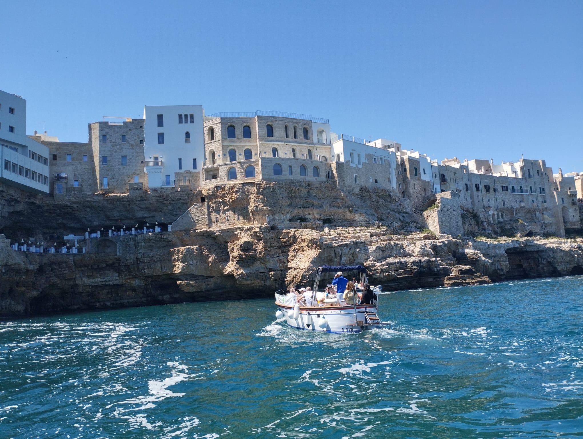 Polignano a Mare & Monopoli Caves Boat Cruise with Aperitif
