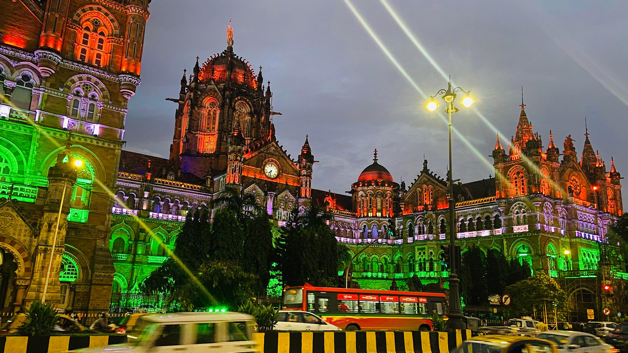 Customizable Mumbai City Explorer: Day & Night Private Tours