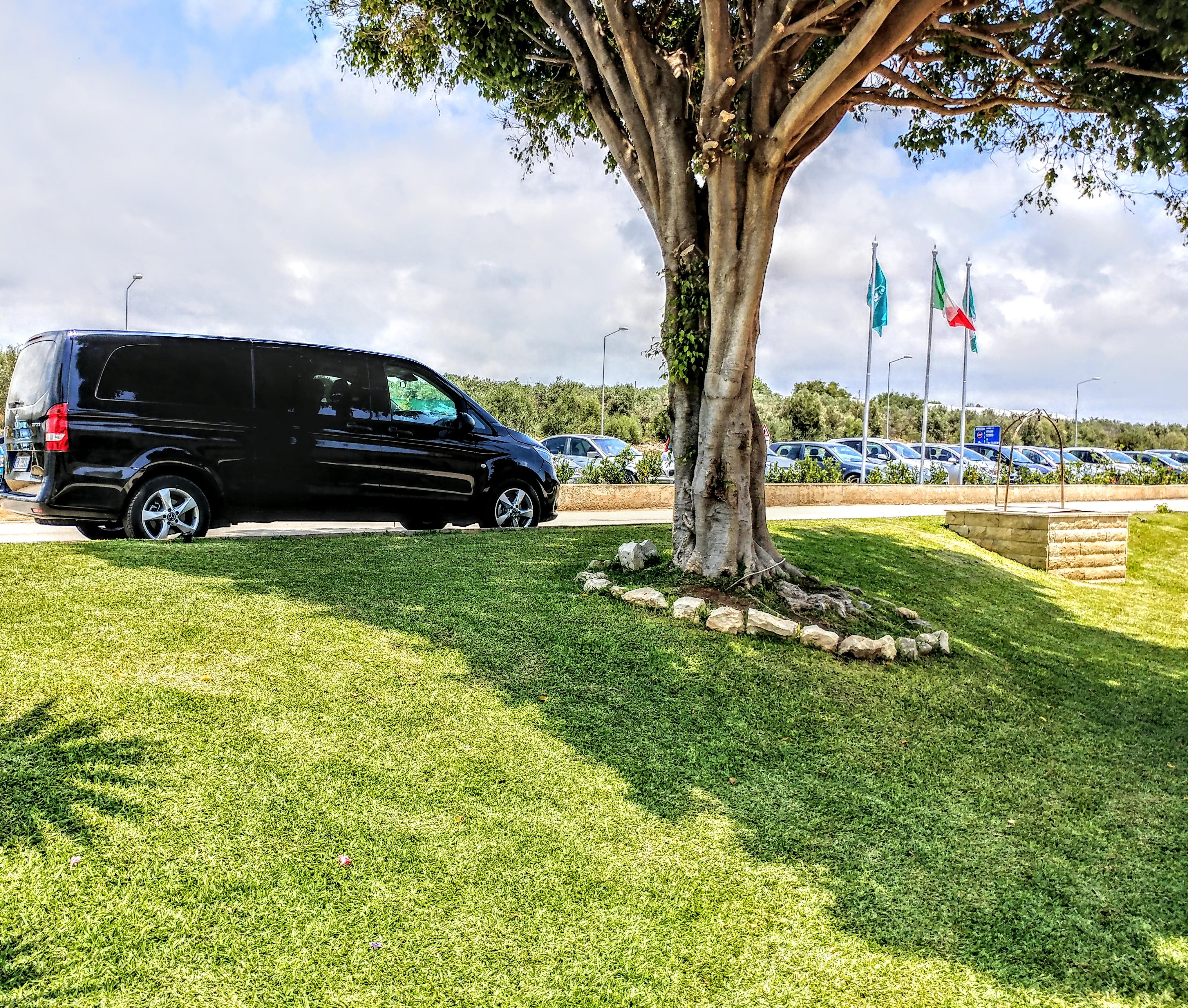 Private Sicily Transfer: Taormina to Palermo with Custom Stop