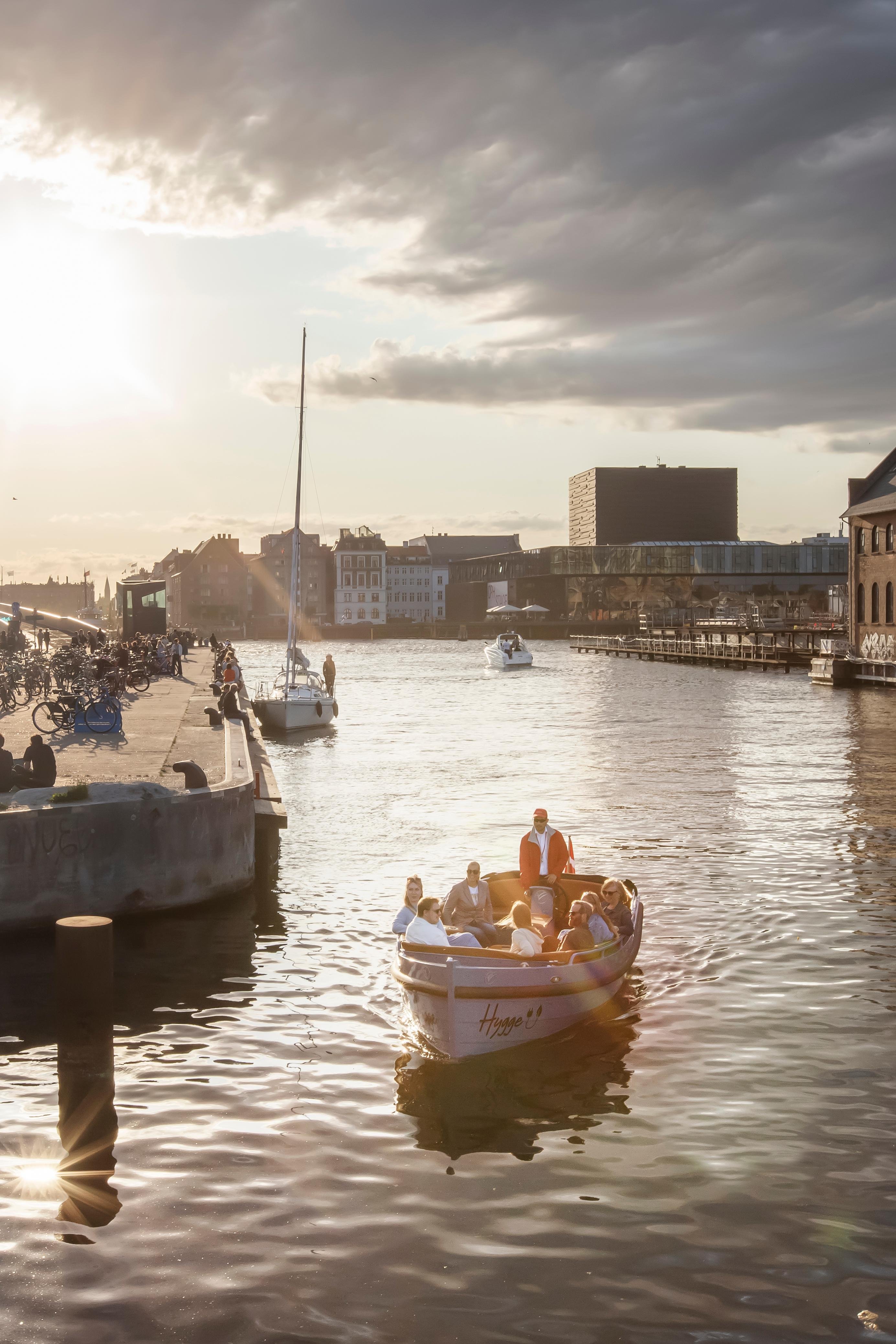 Copenhagen: Exclusive Guided Boat Tour