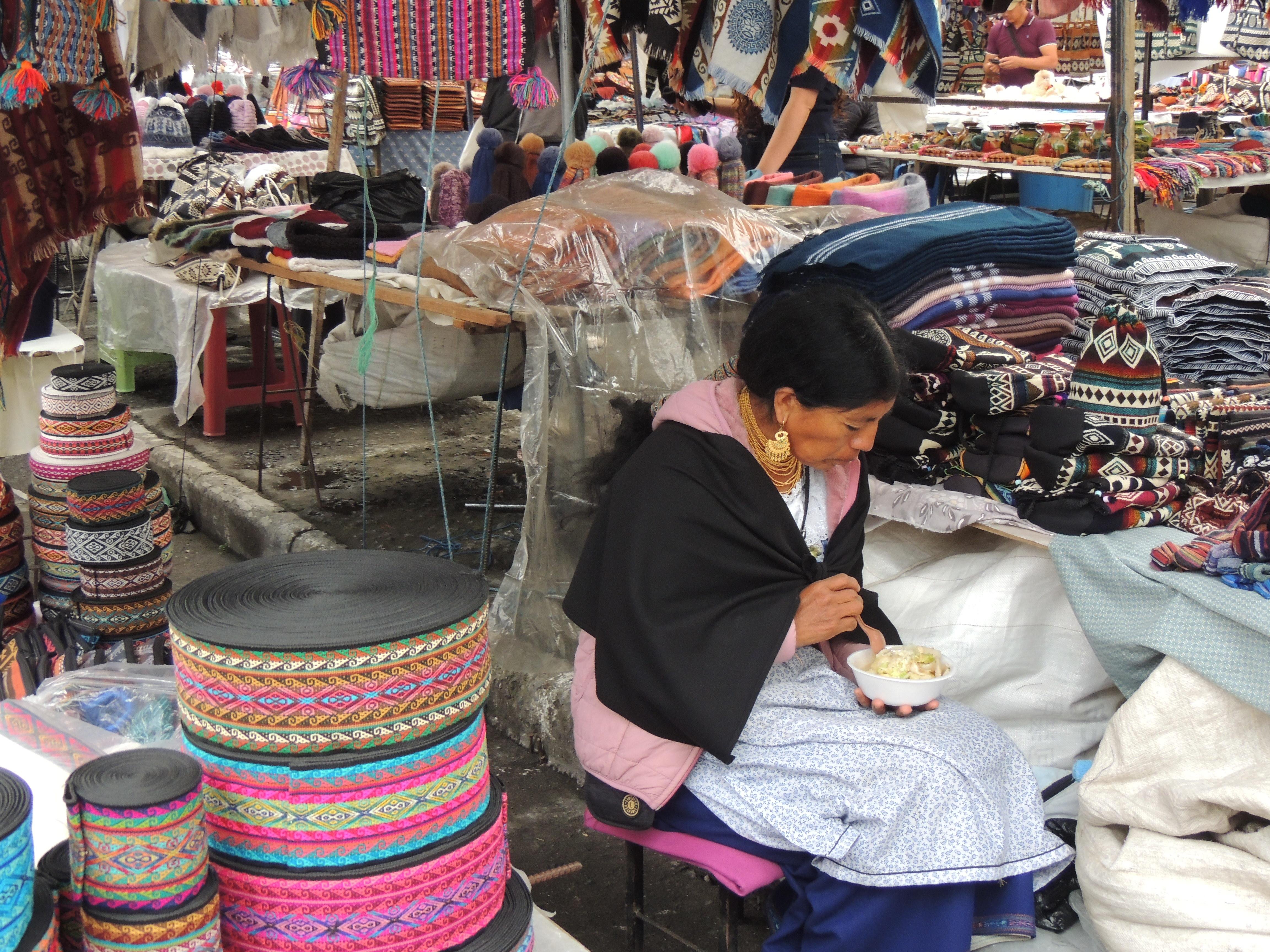 Quito to Otavalo: Markets, Lakes & Andean Villages Day Tour