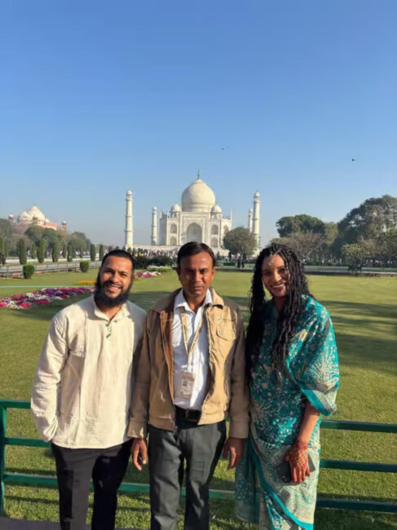 Delhi to Taj Mahal Sunrise Photography Tour with Licensed Guide