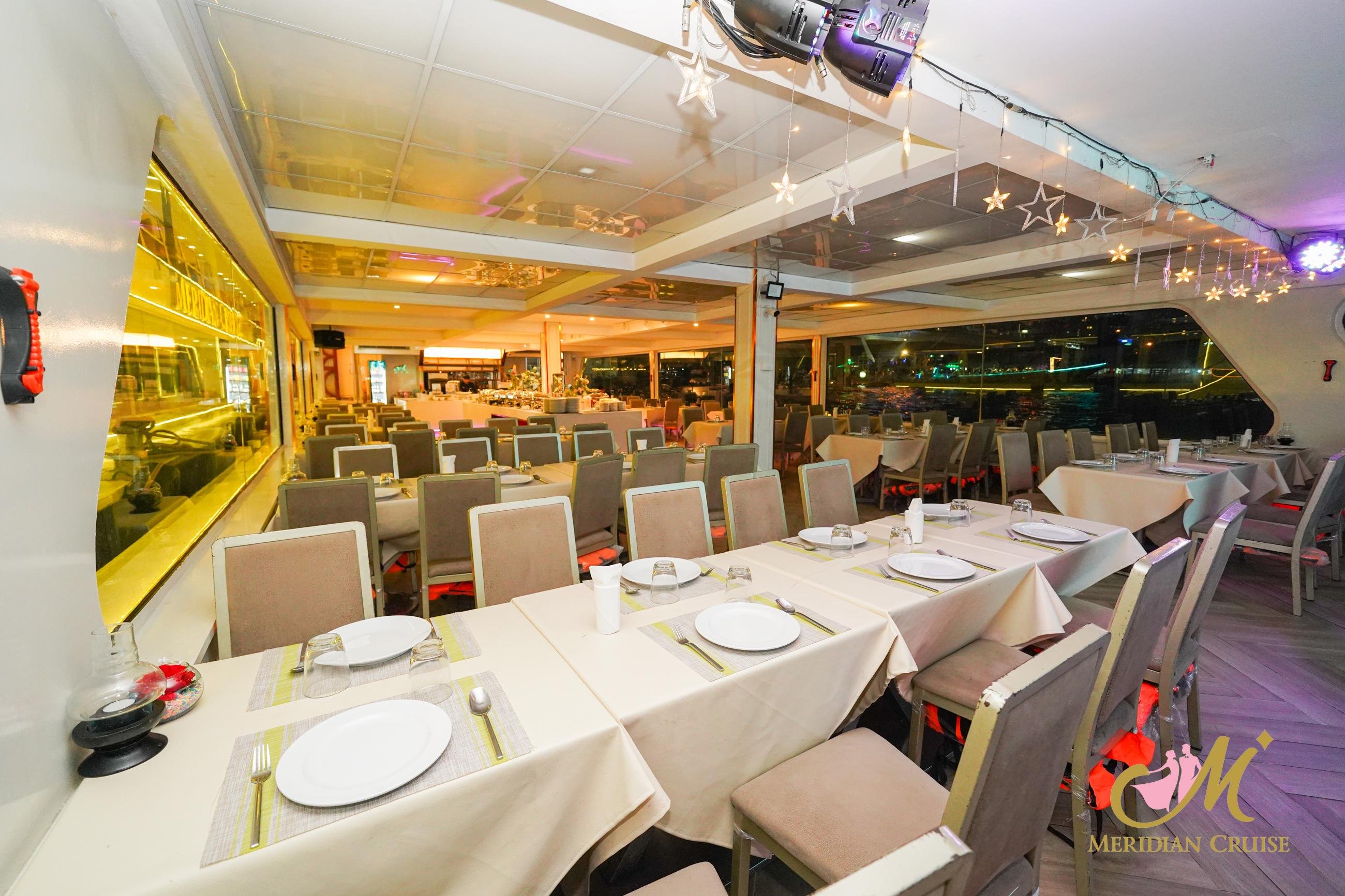 Bangkok: Chao Phraya Meridian Buffet Dinner Cruise