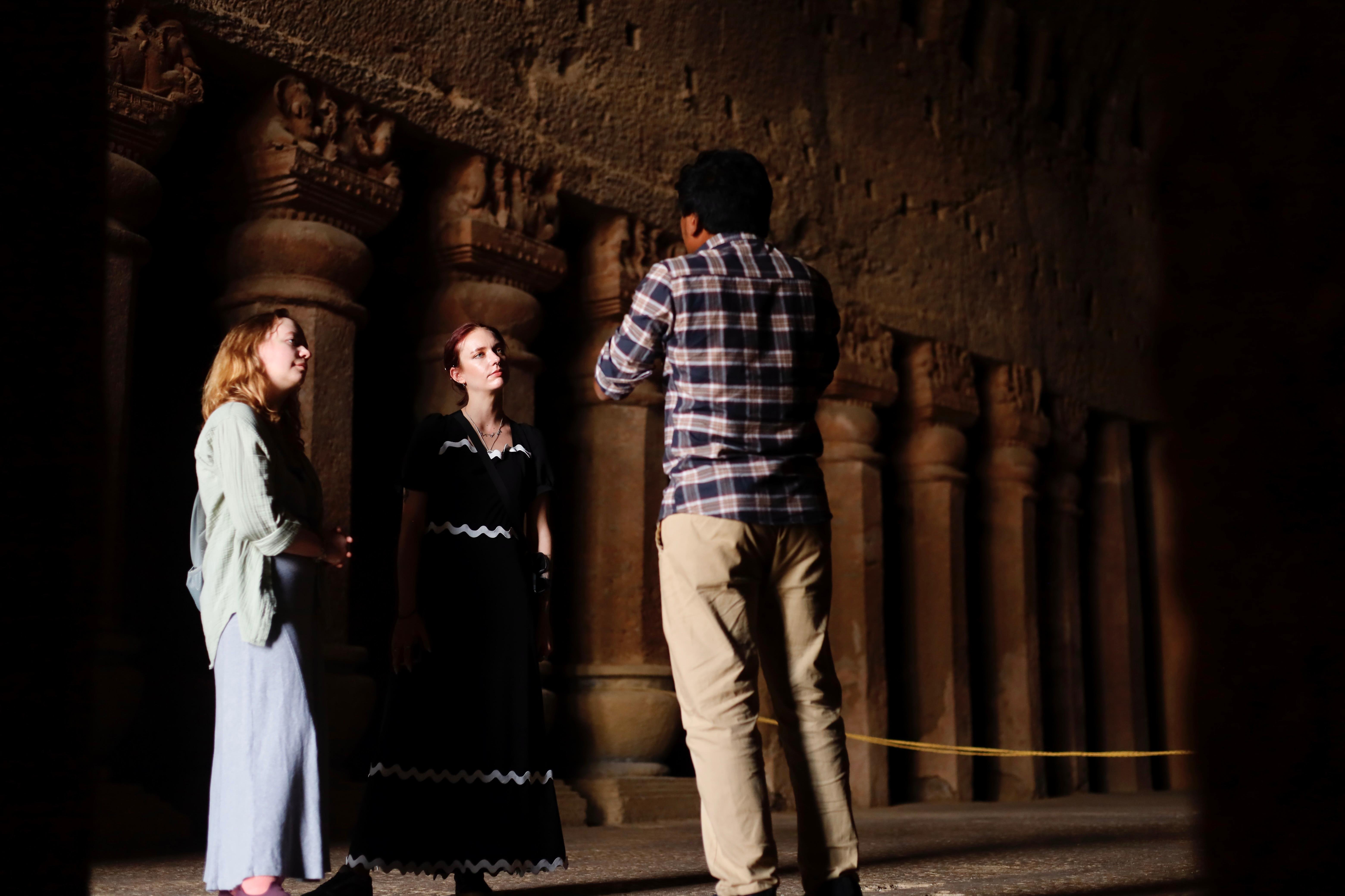 Private Mumbai City Highlights & Elephanta Caves Excursion