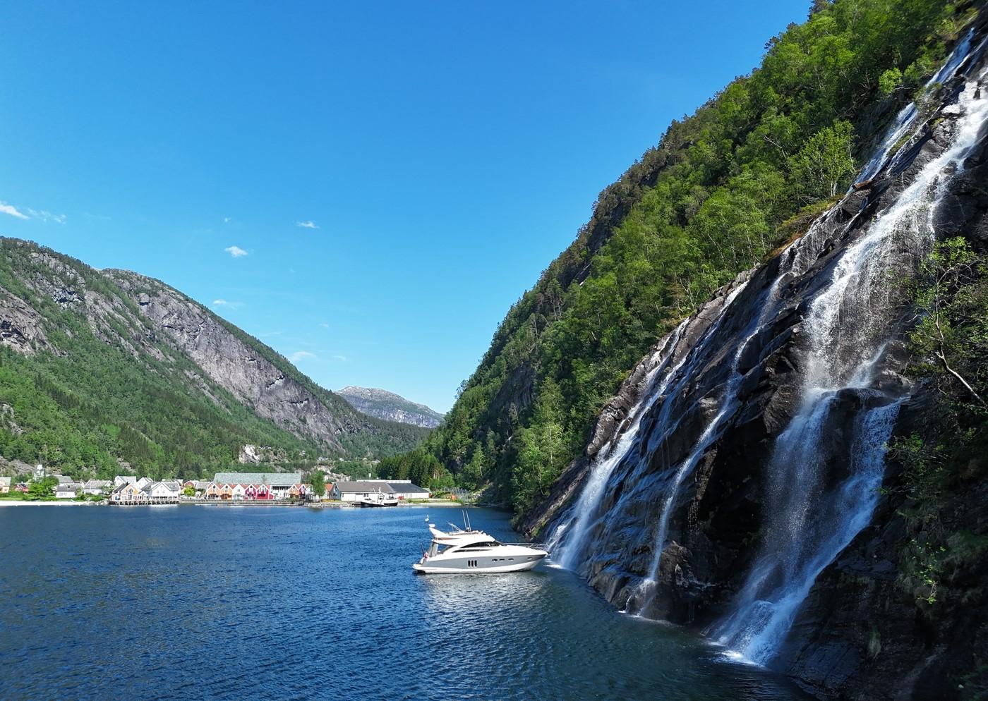 Private Yacht Fjord Cruise with Waterfalls from Bergen