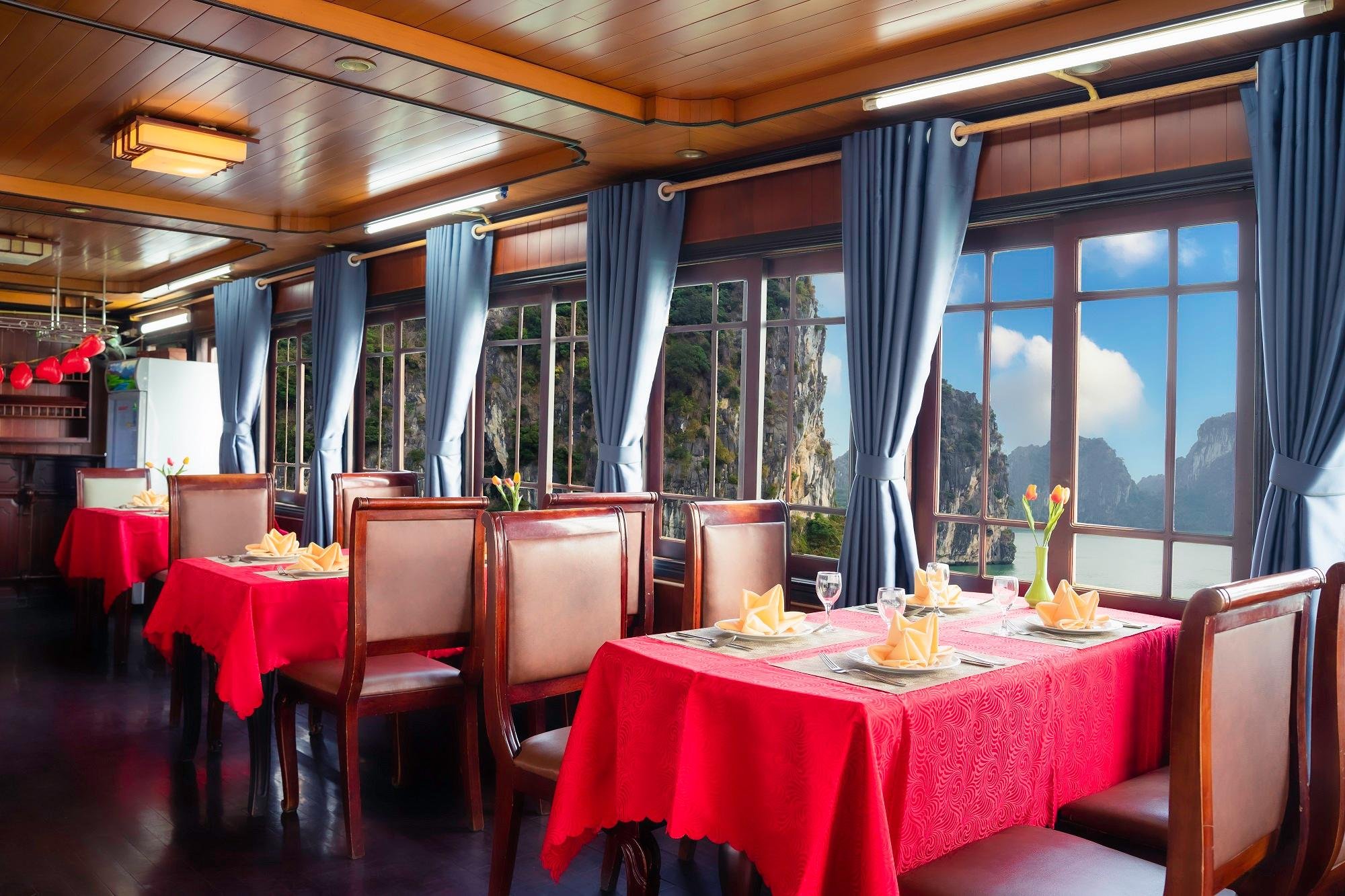 Ha Long Bay 2-Day Overnight Boat Cruise from Hanoi