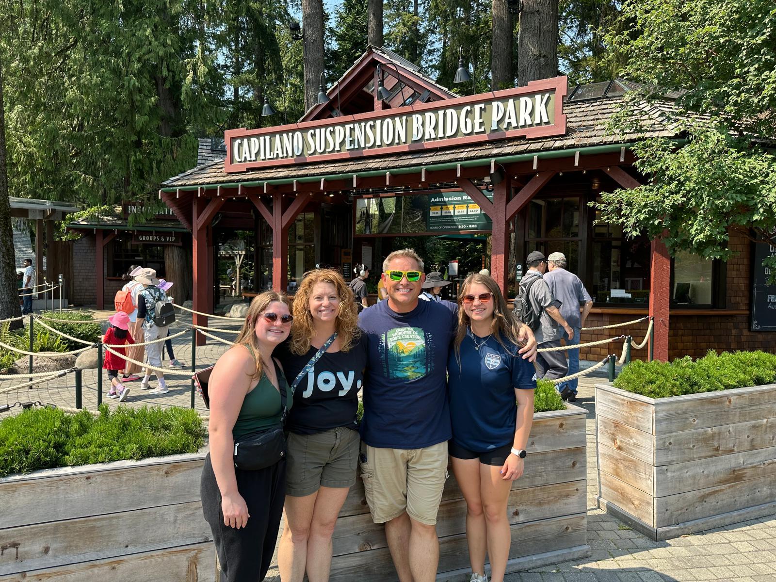 Private Vancouver & North Shore Custom Tour with Luggage Transfer