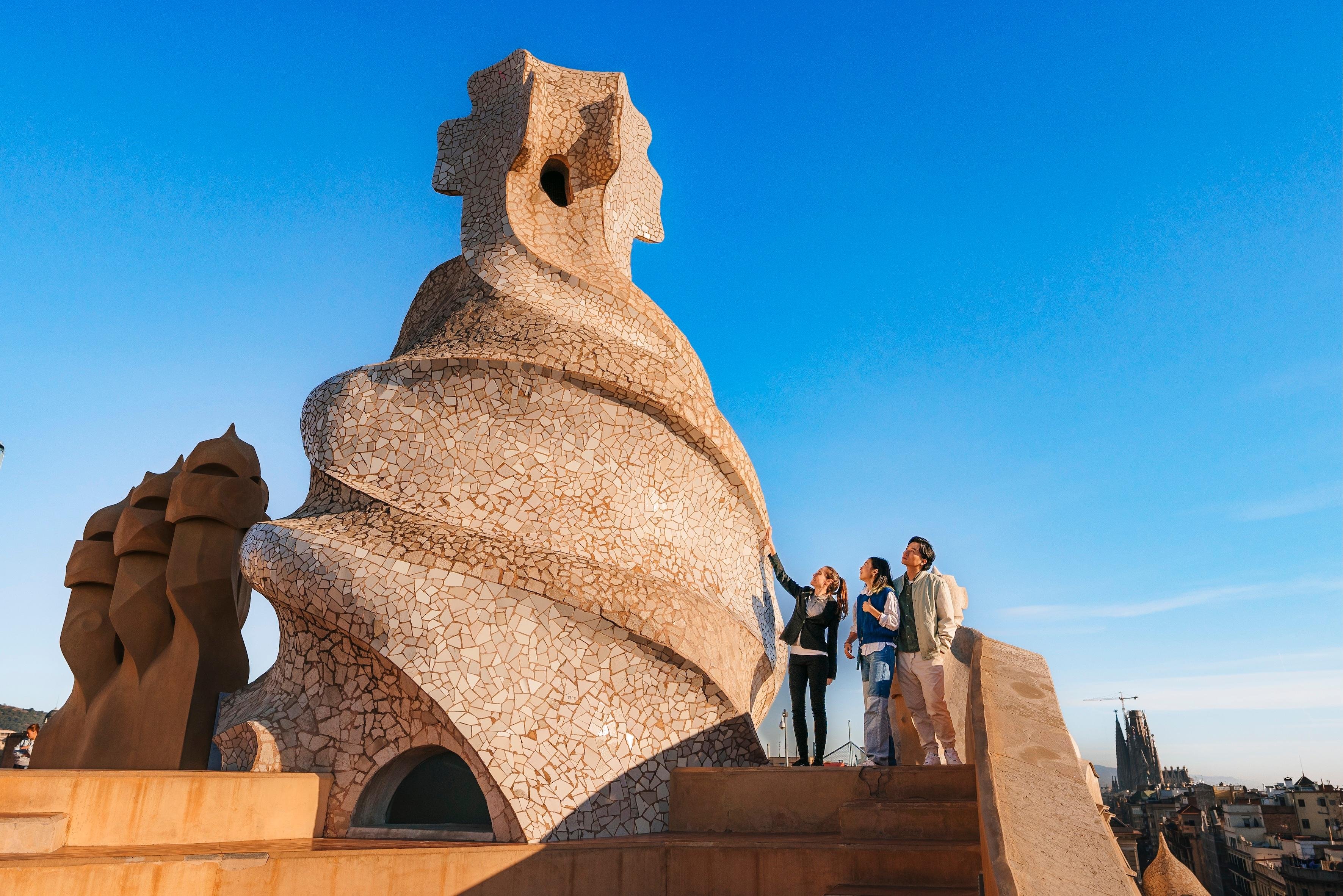 La Pedrera Premium Guided Tour with Cava Tasting