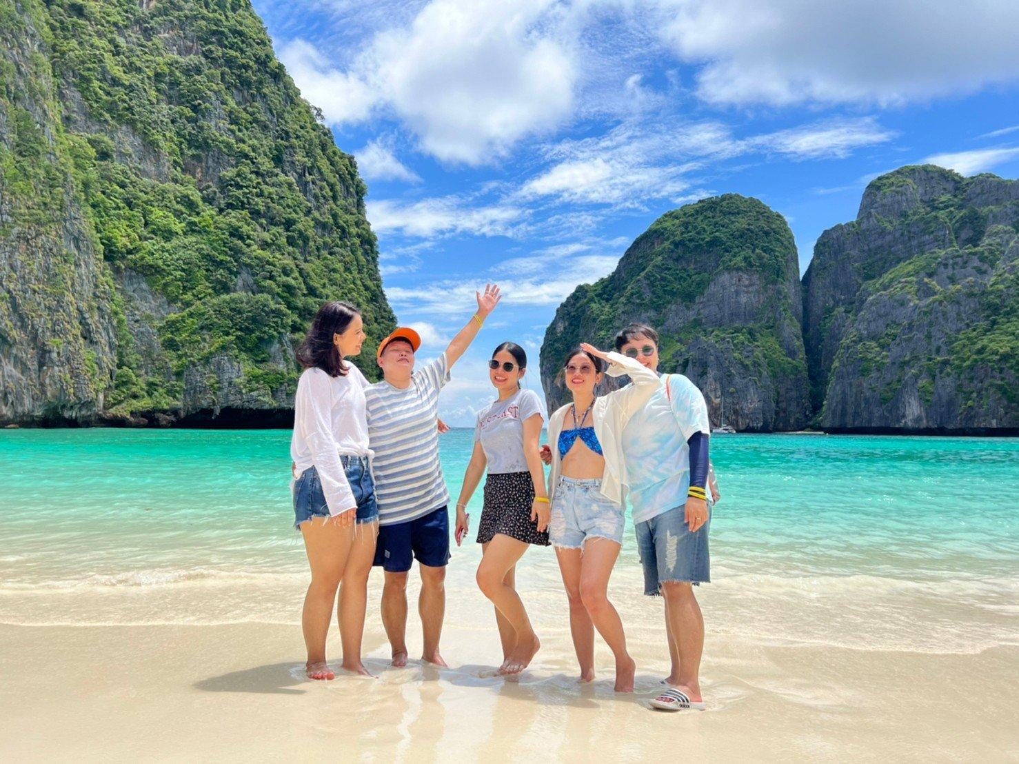 Phuket Phi Phi, Maya, and Khai Island Luxury Speedboat Tour