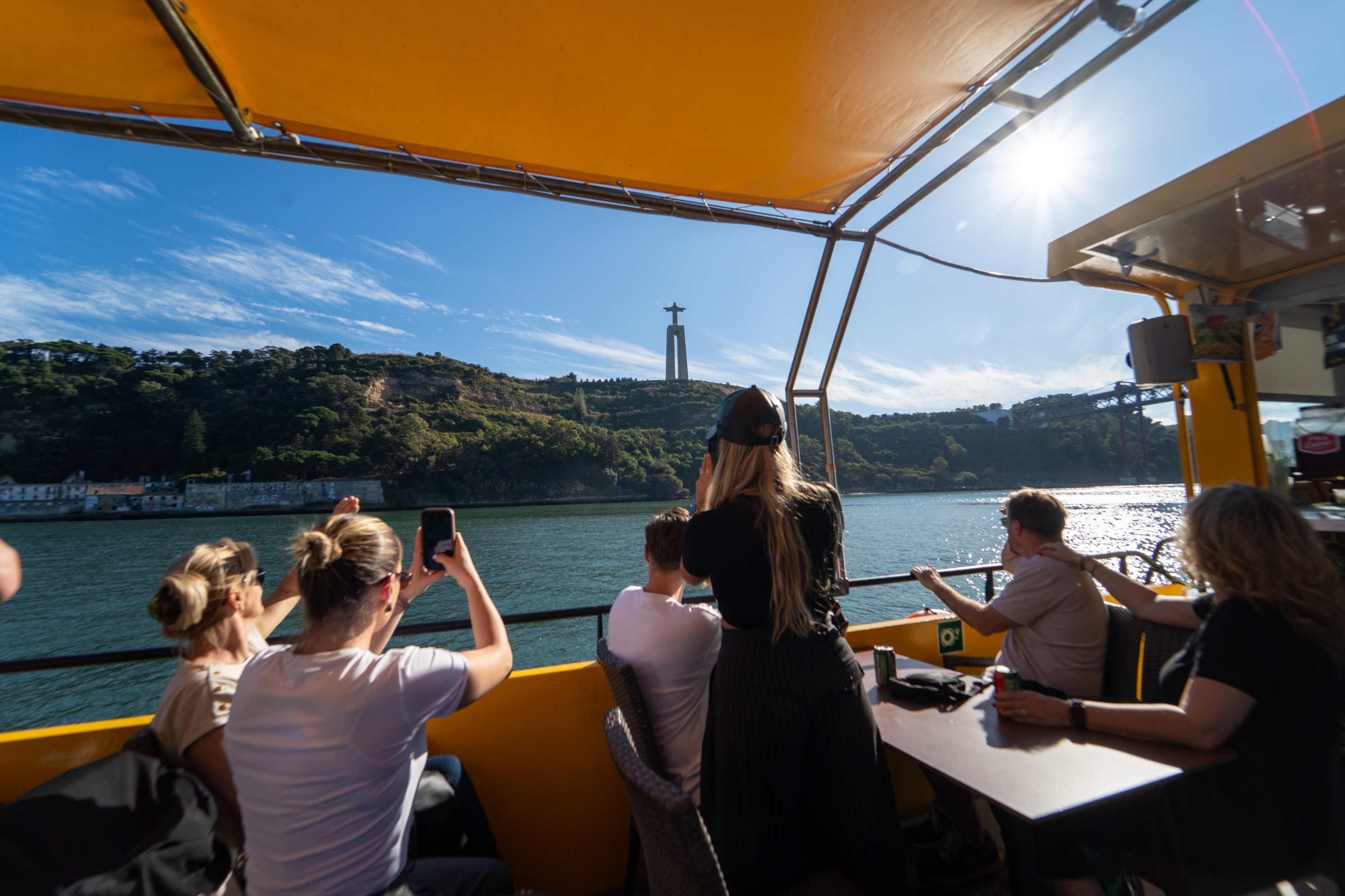 Lisbon 72/96-Hour Hop-On Hop-Off Bus, Tram & Boat Pass