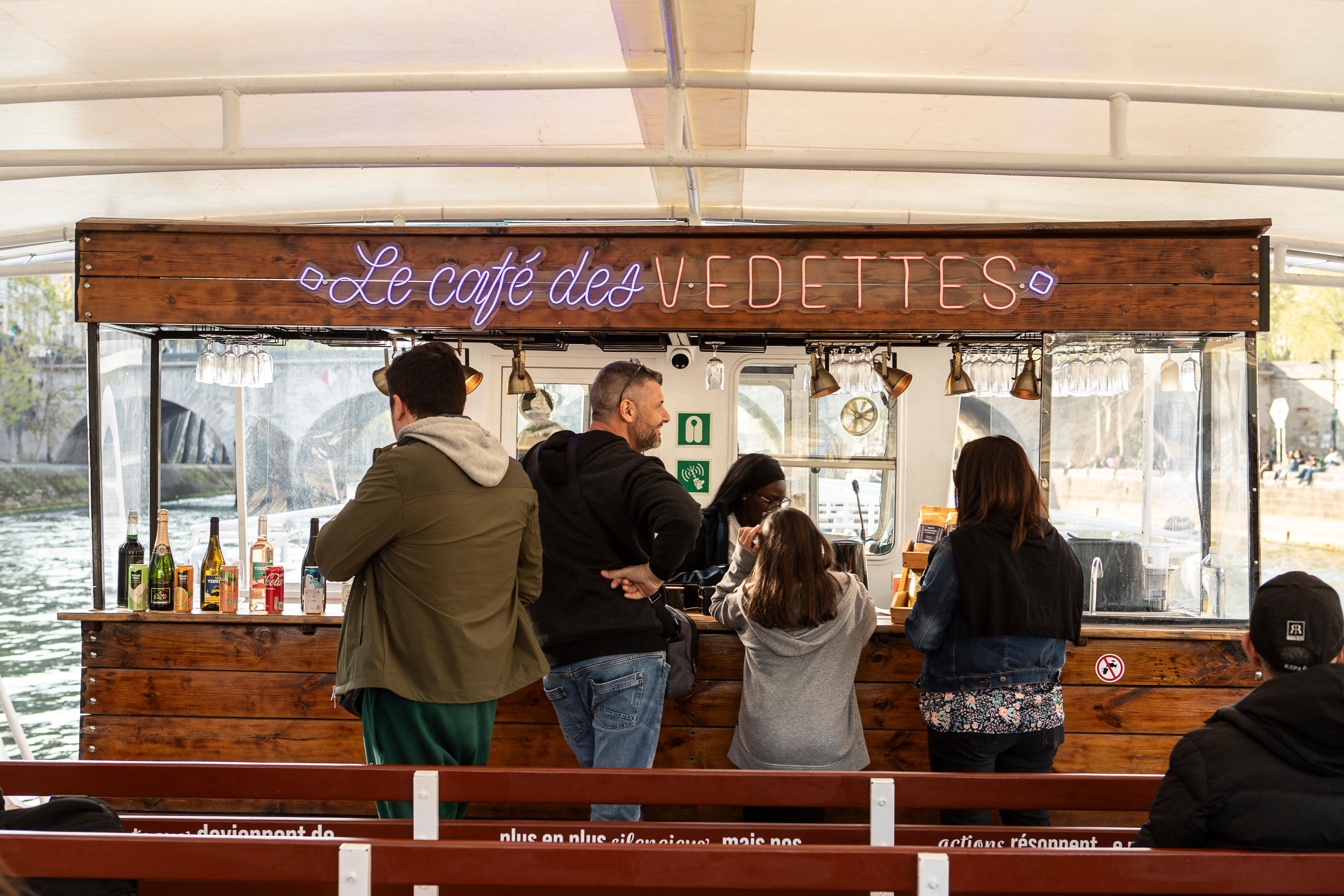 Paris: Hop-On Hop-Off Bus & Seine Cruise Discovery Bundle