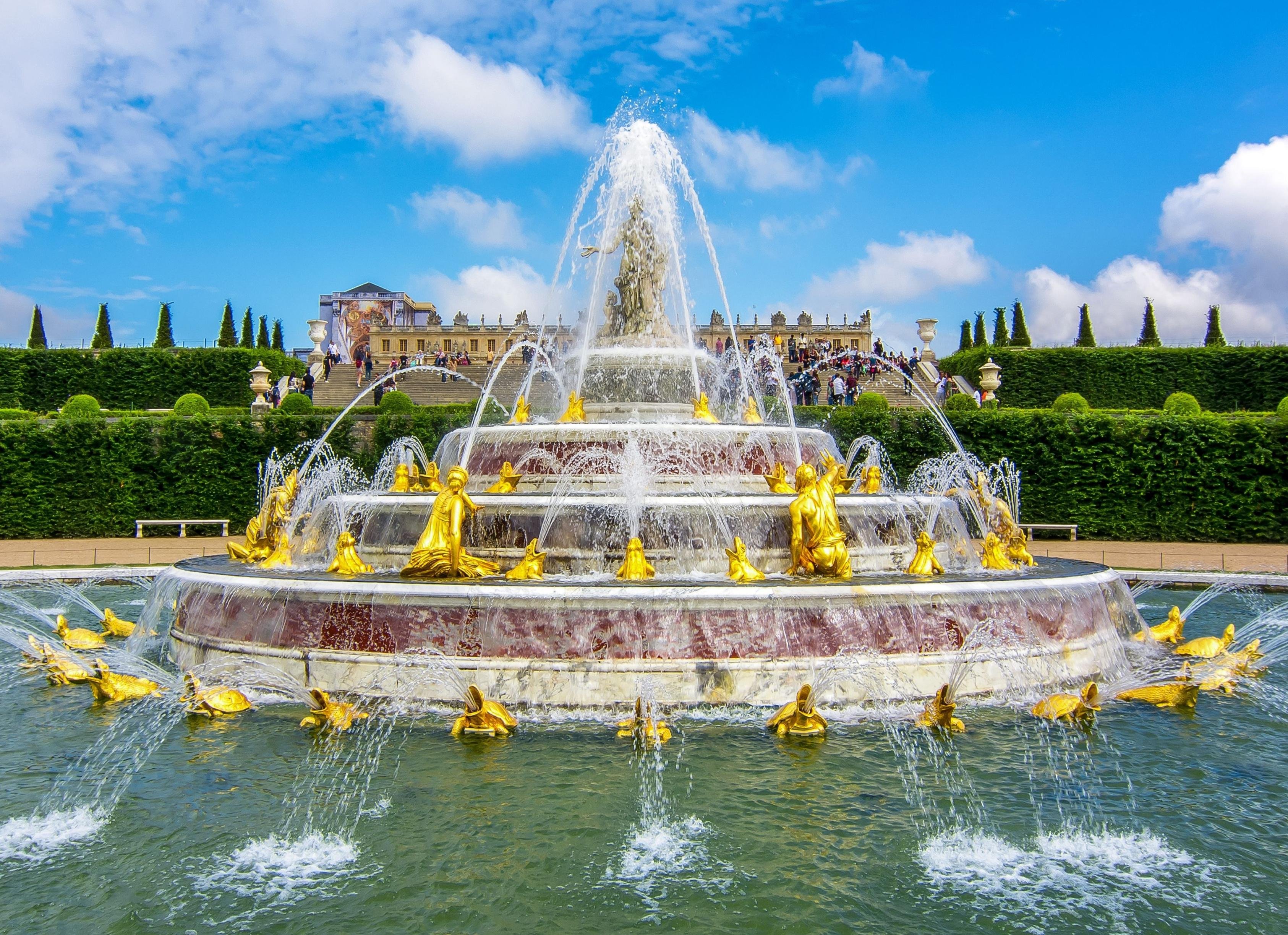 From Paris: Versailles Guided Tour by Deluxe Minibus