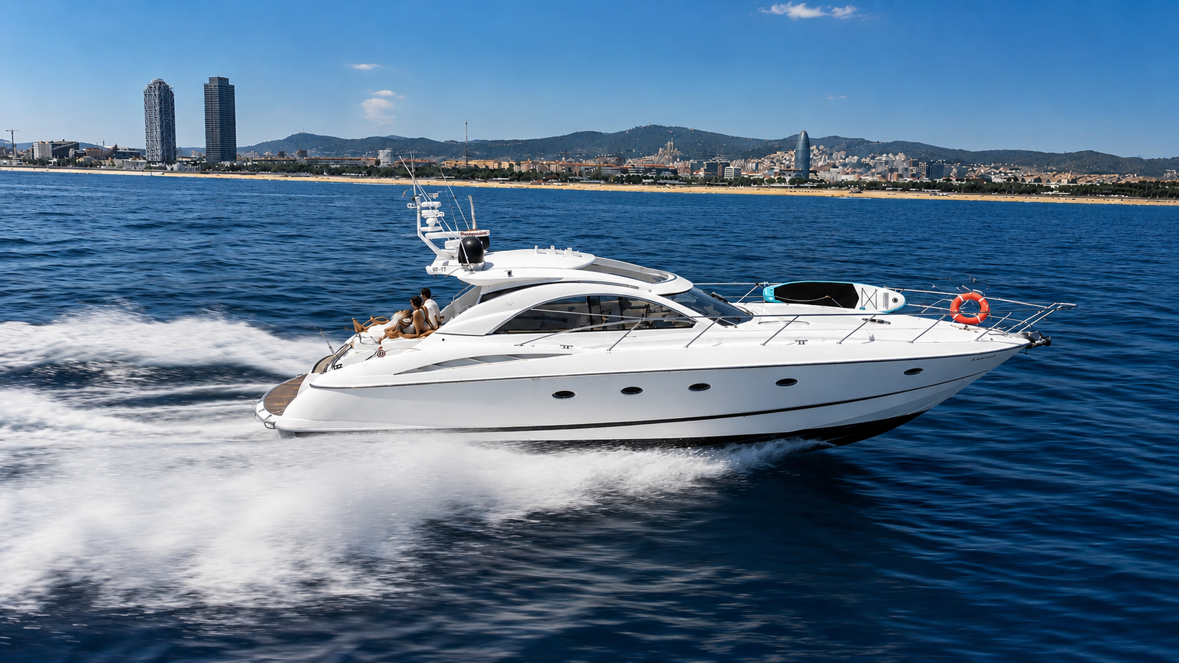 Private Luxury Yacht Charter with Unlimited Drinks & Swimming