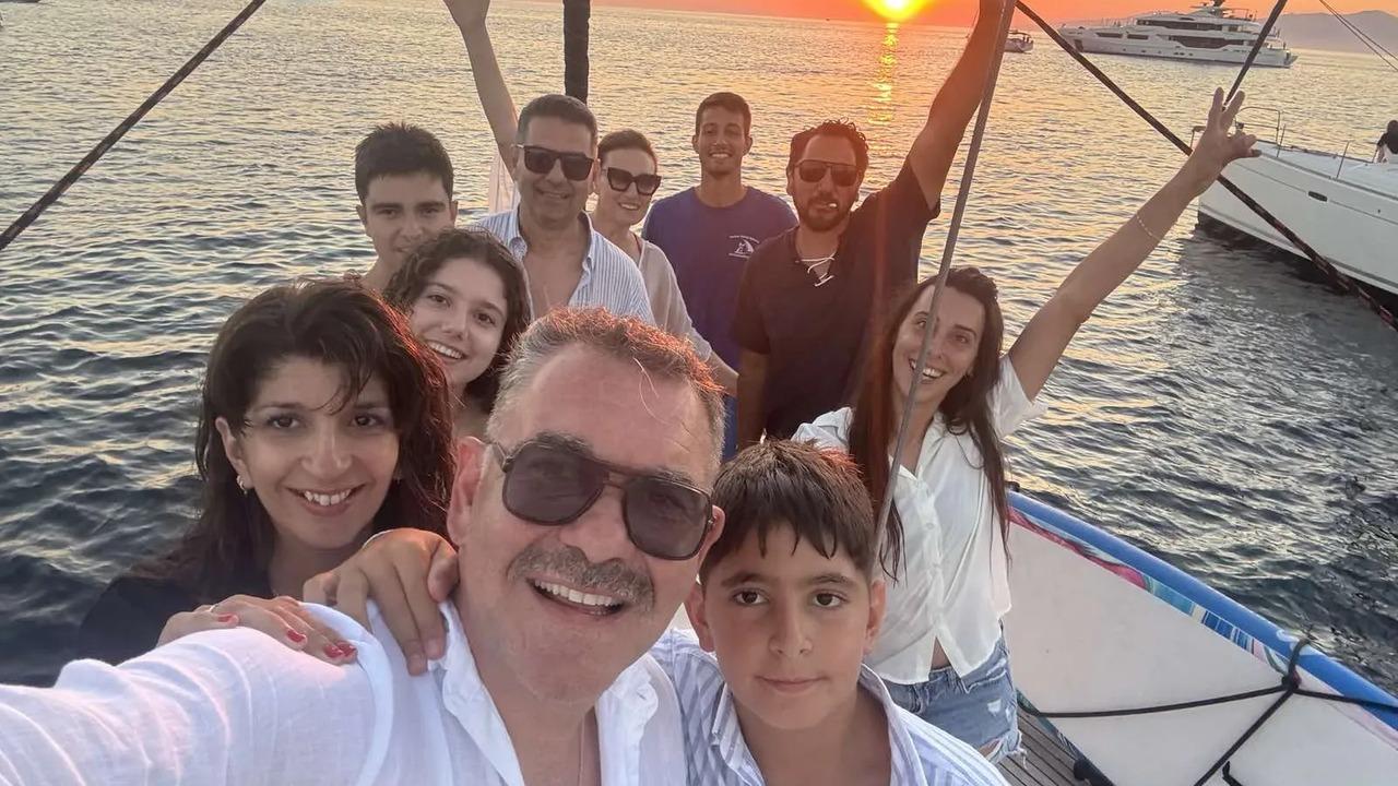 Mykonos South Coast Small-Group Yacht Cruise