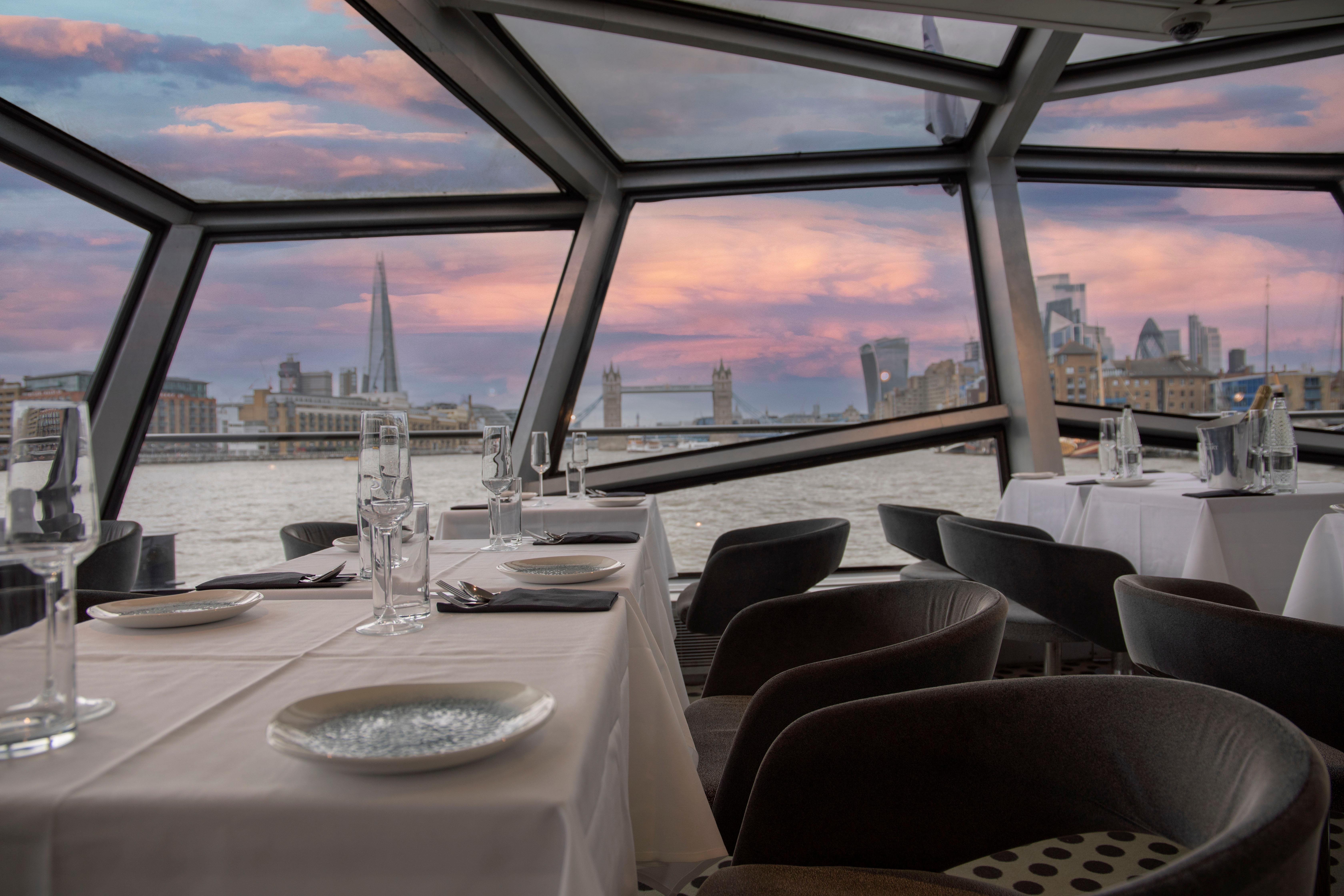 Thames dinner cruise in London — image 4
