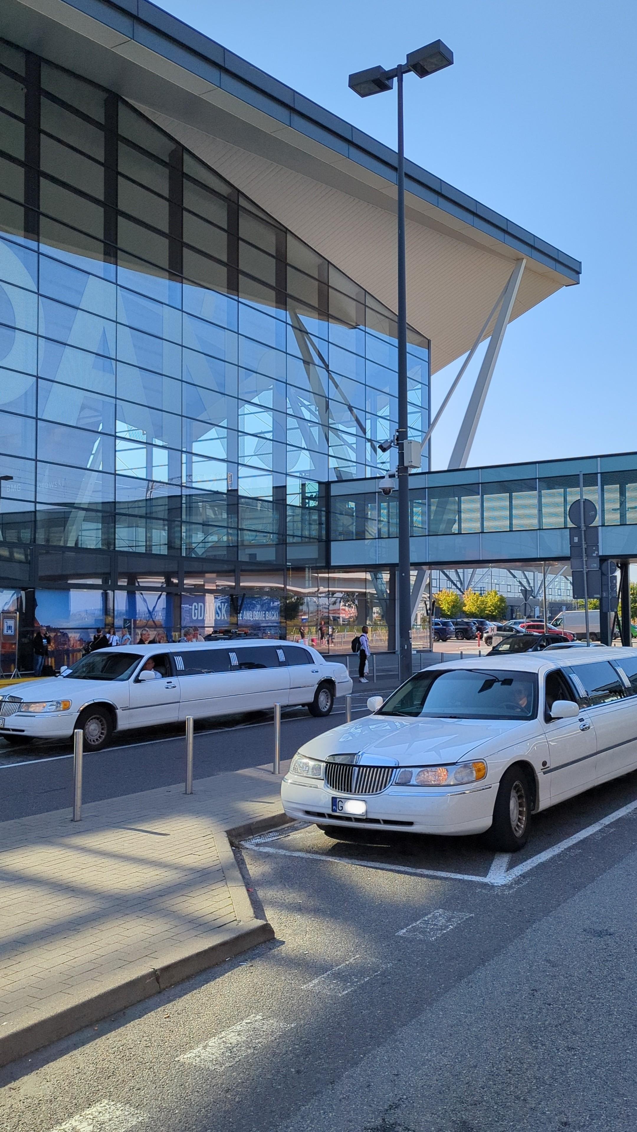 Private Limousine Airport Transfer in Gdańsk