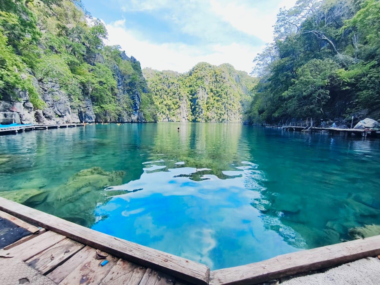 Coron Private Boat Charter with Guide & Island Beach Lunch