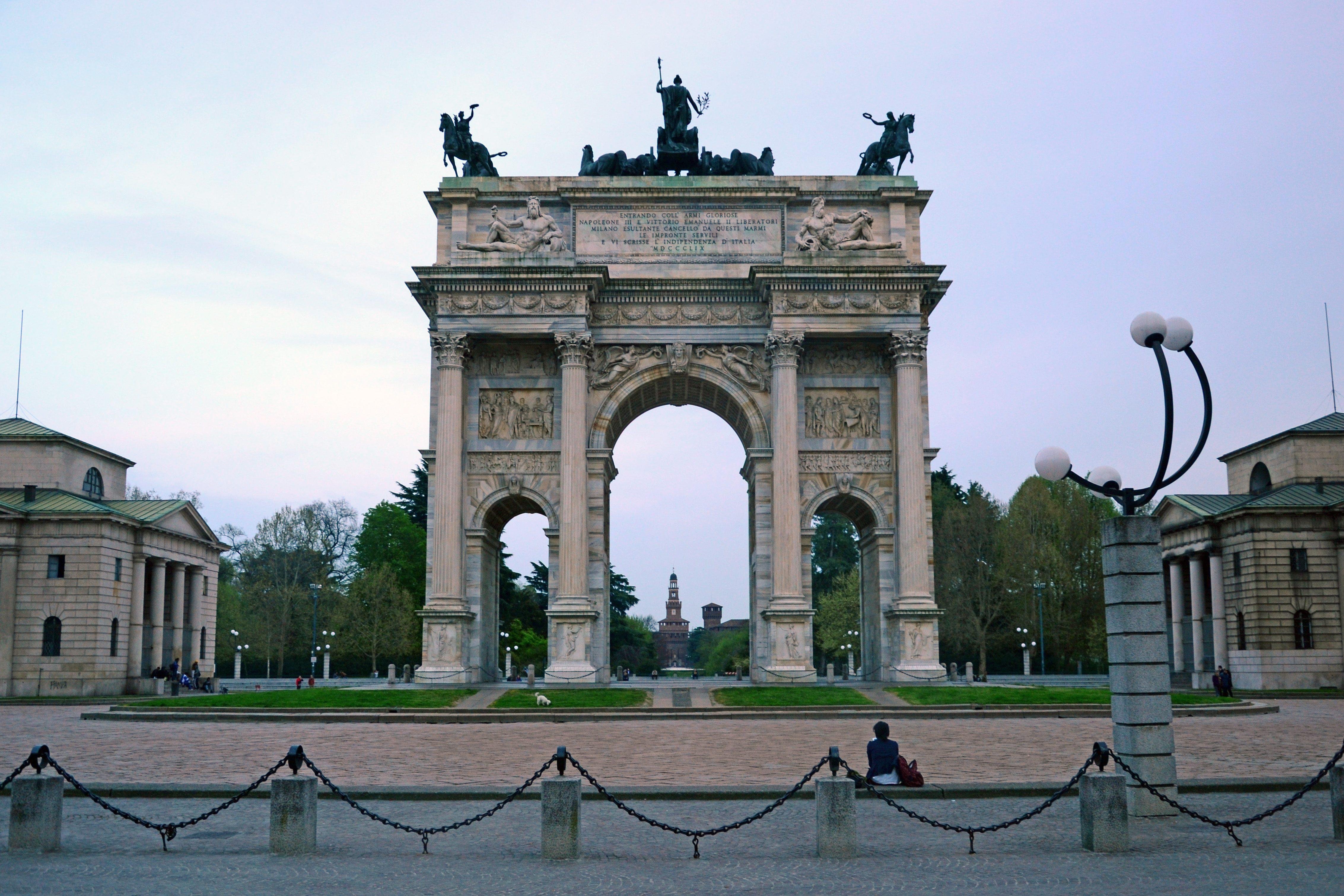 Private Milan Golf Cart Tour with Personal Guide