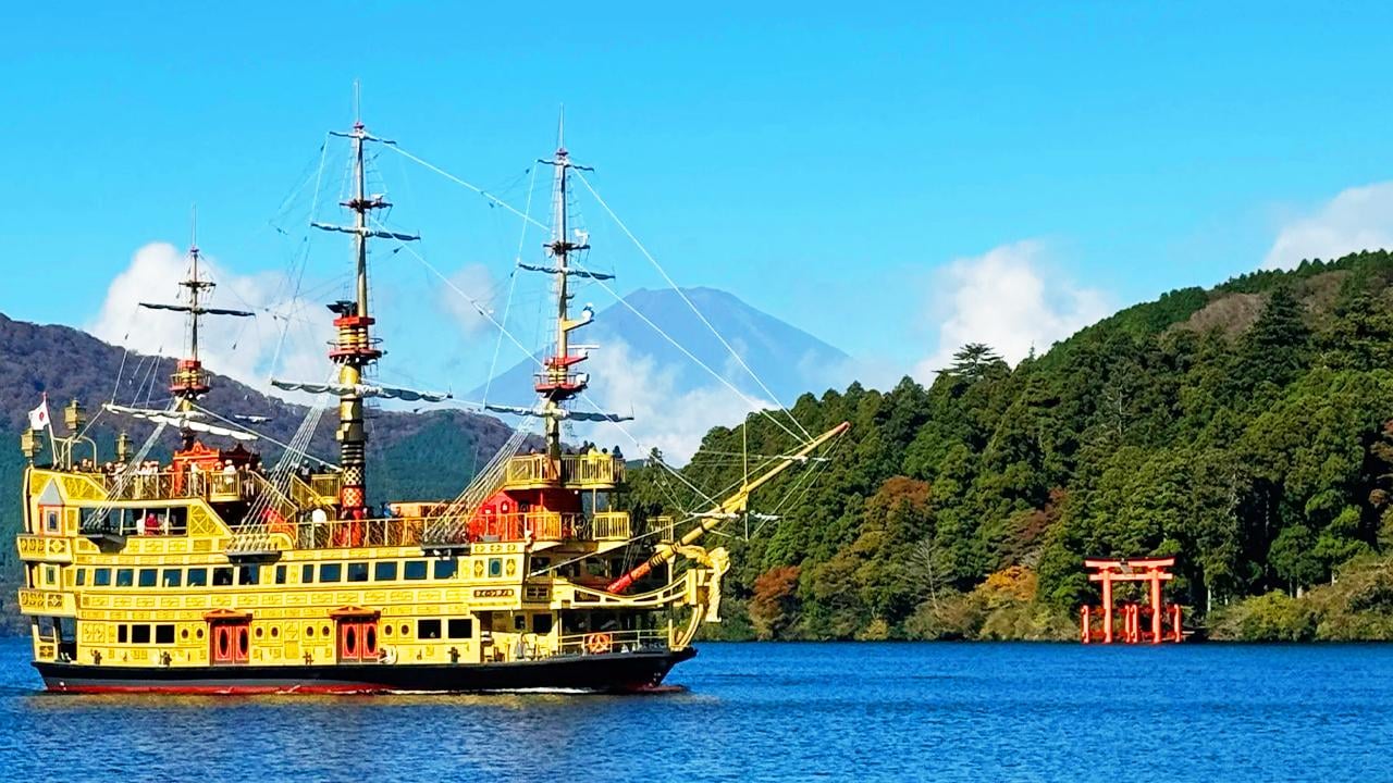 Mount Fuji & Hakone Day Trip with Ropeway and Lake Ashi