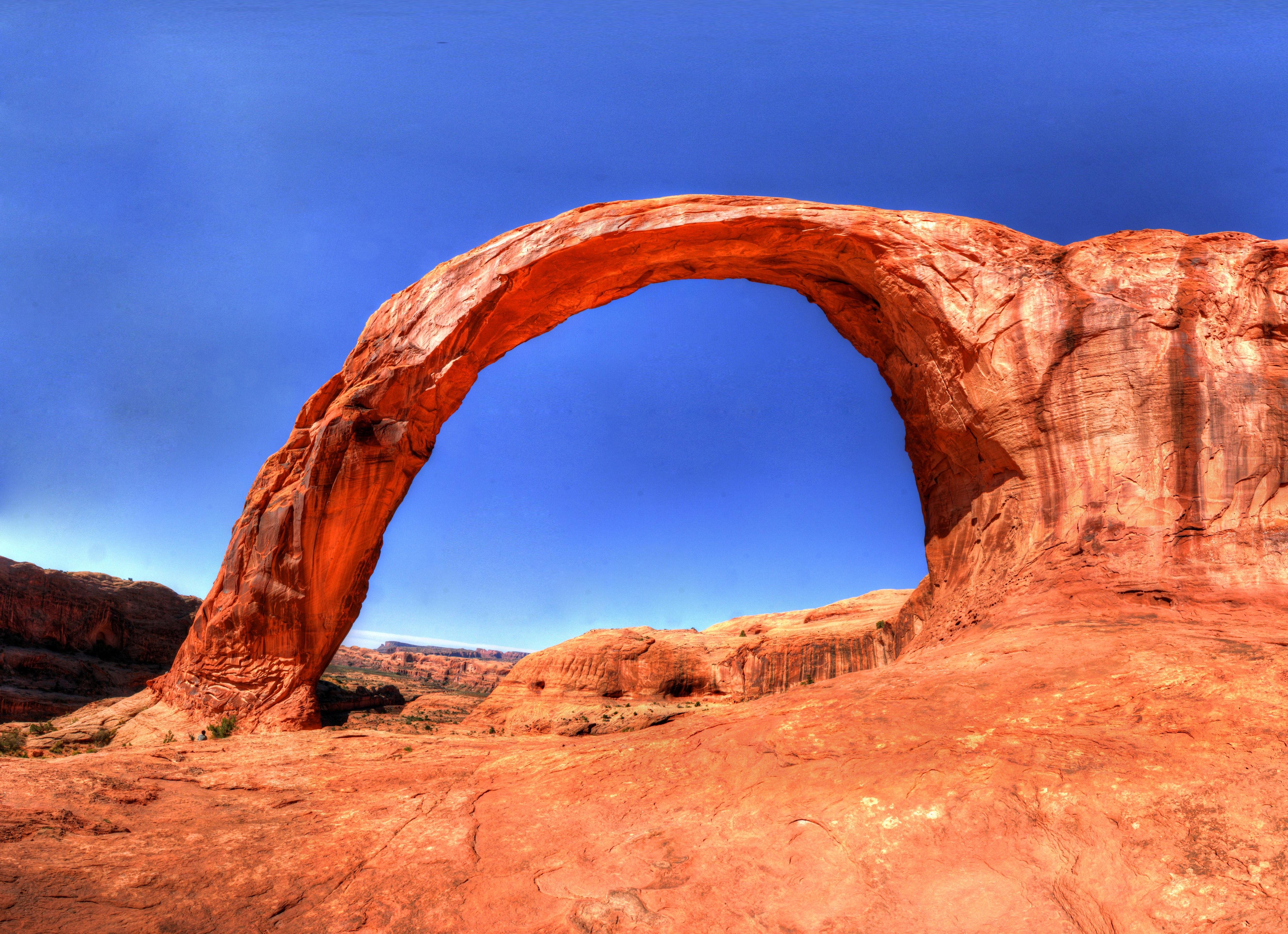 Moab: Corona Arch Canyon Run Helicopter Tour