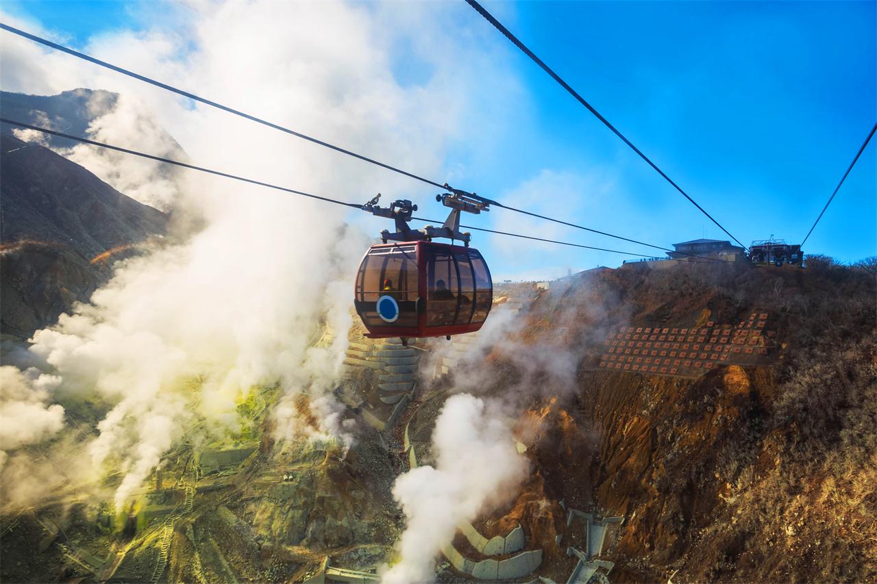 Hakone one day tour from Tokyo — Mt. Fuji, Lake Ashi, and Hakone Ropeway — photo 16