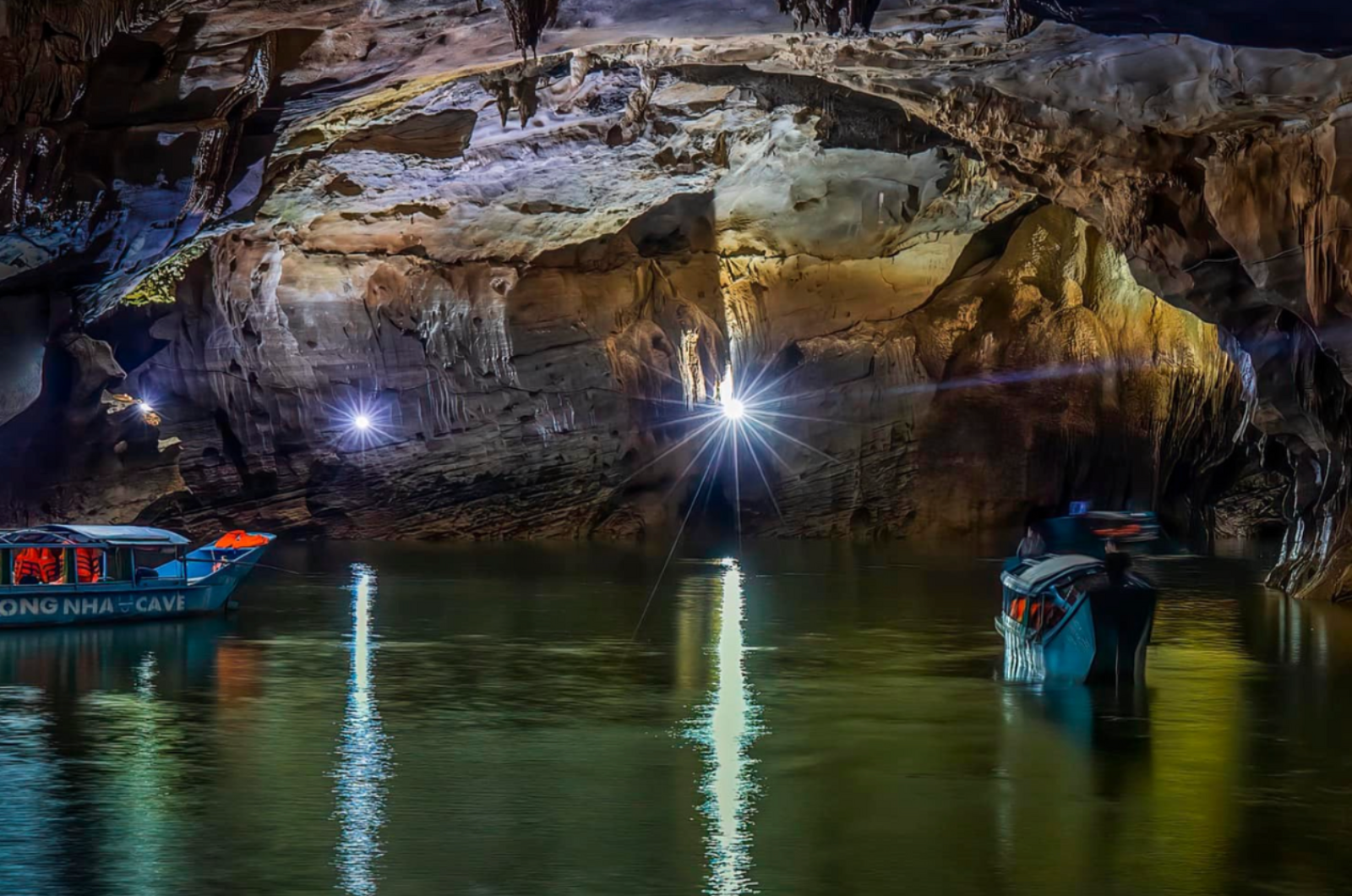 Phong Nha Cave boat tour Son River dragon boat and Paradise Cave karst — image 9