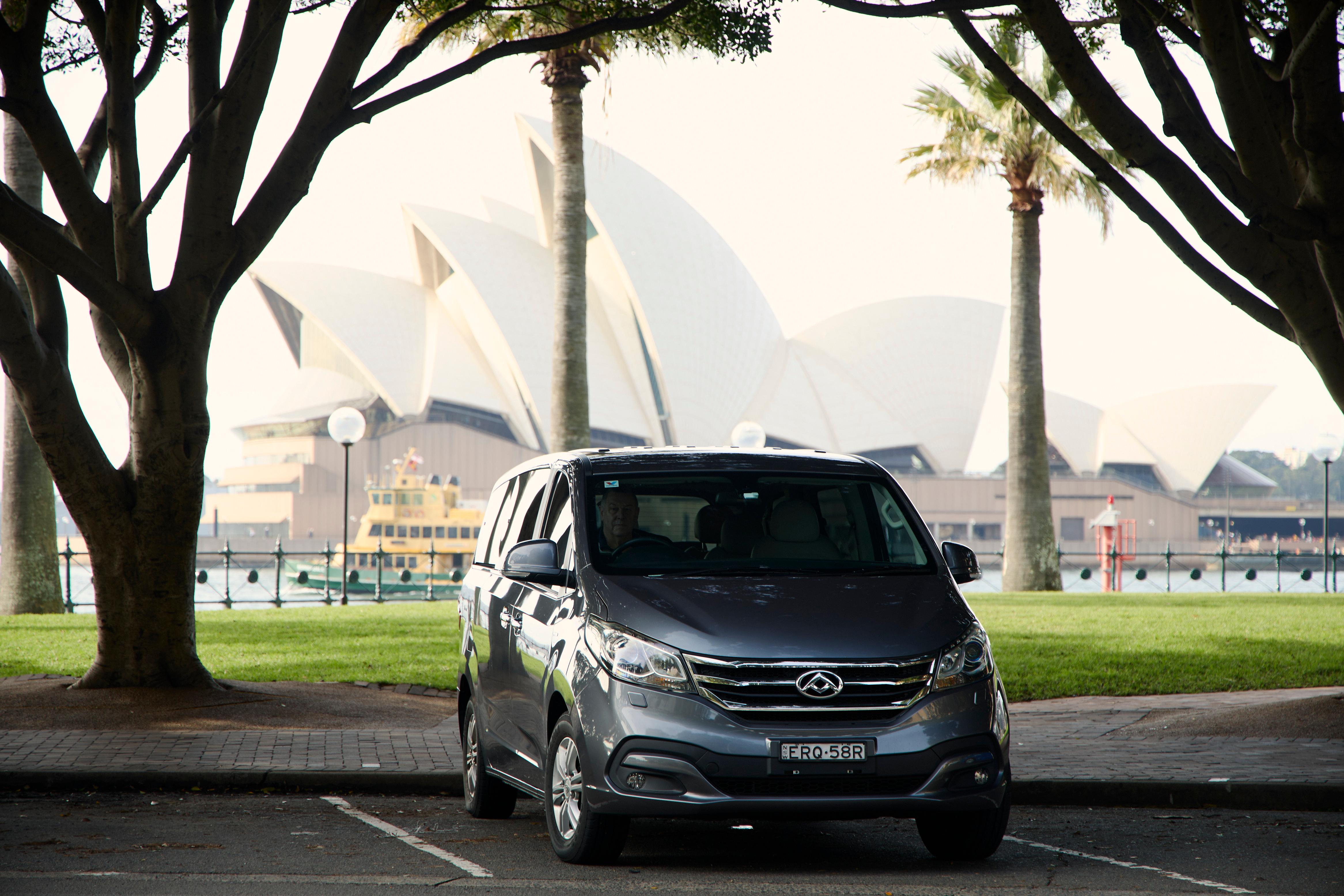 Private Sydney & Bondi Beach Half-Day Luxury Tour
