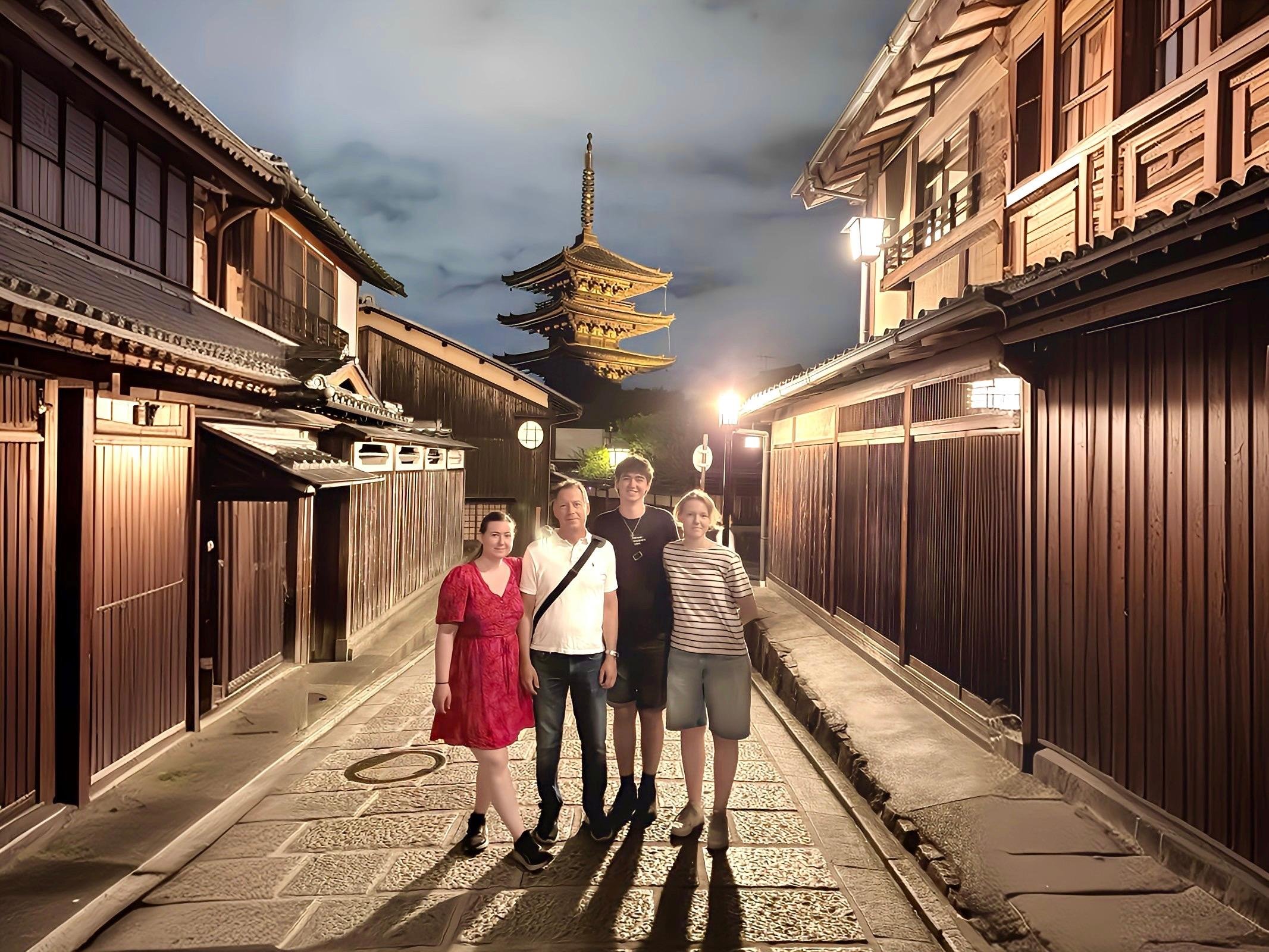 Gion Corner Kyoto - evening streets and teahouse district around the theatre — image 3