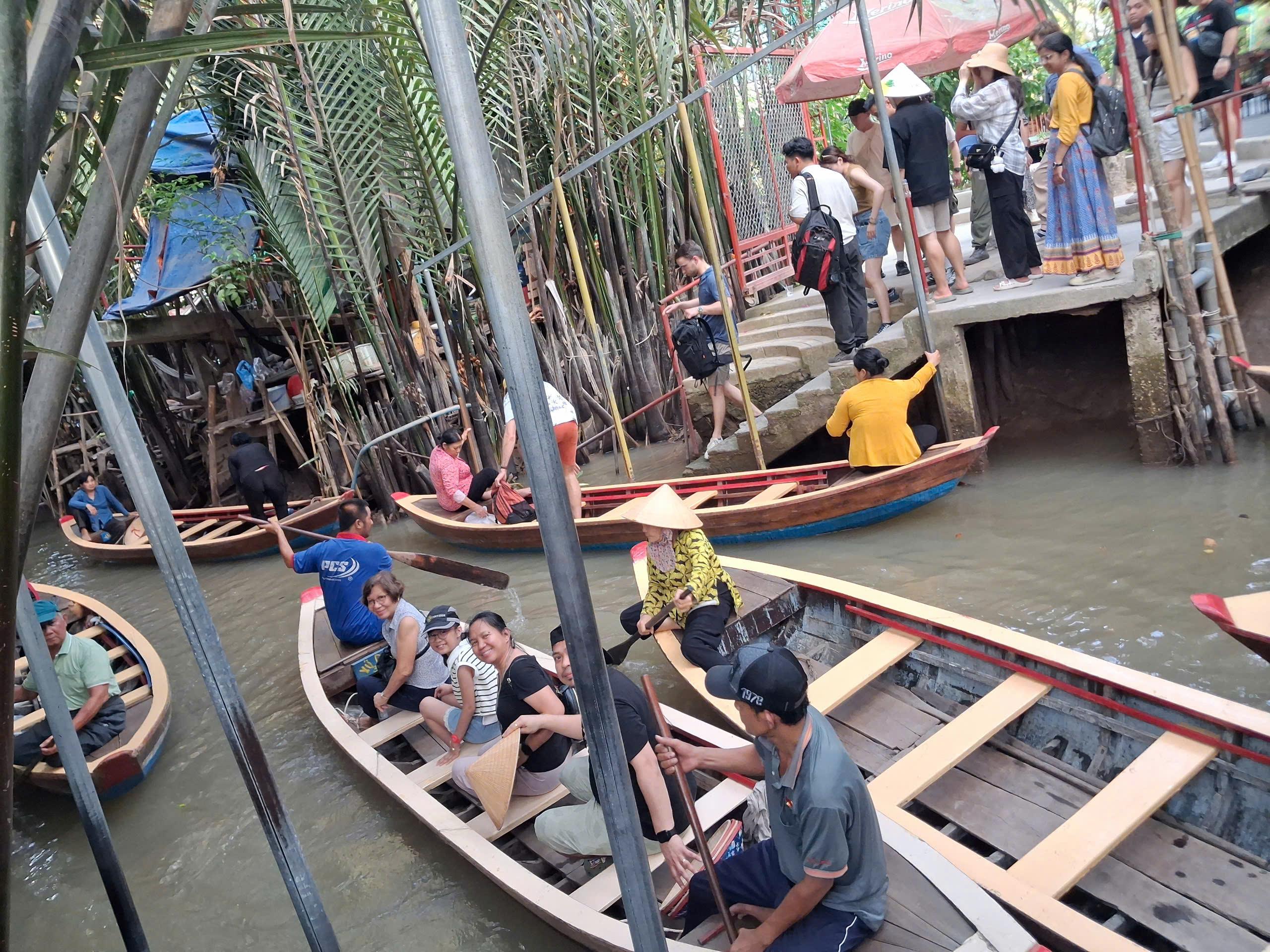 2-Day Mekong Delta Adventure & Cai Rang Market