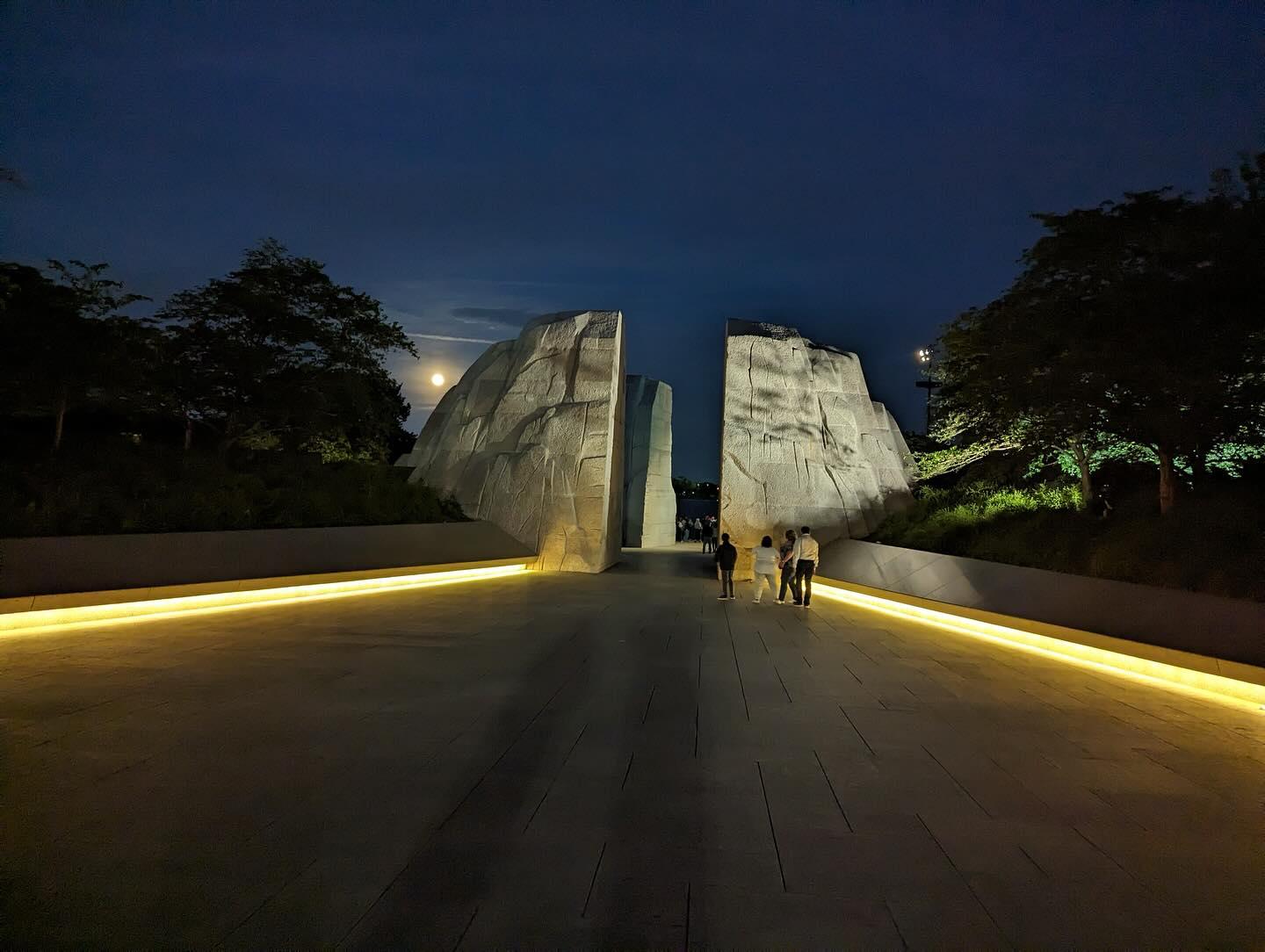 DC Twilight National Mall Tour with Lincoln Undercroft Access