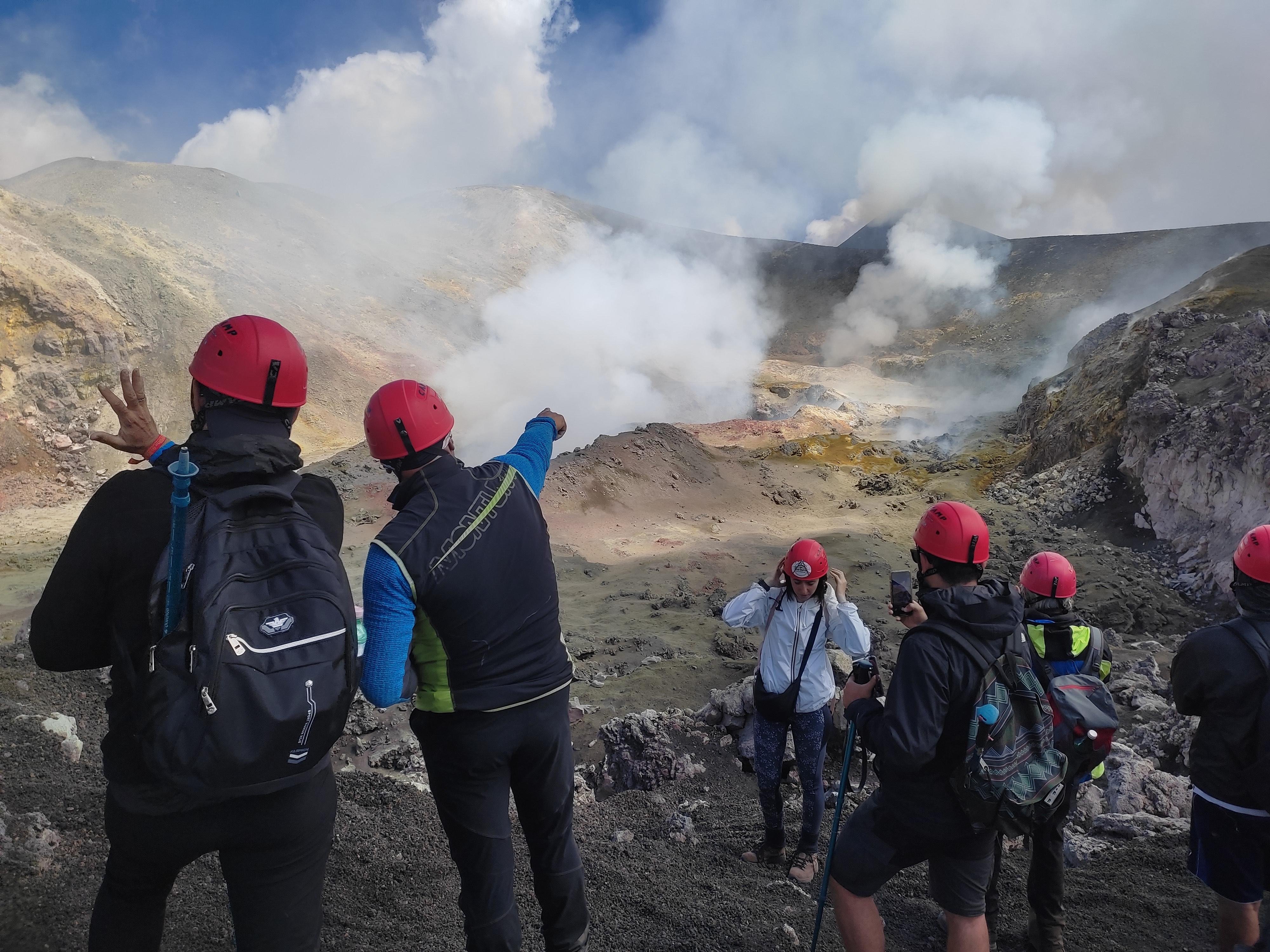Mount Etna: Central Crater (3340mt.) with cable car and jeep