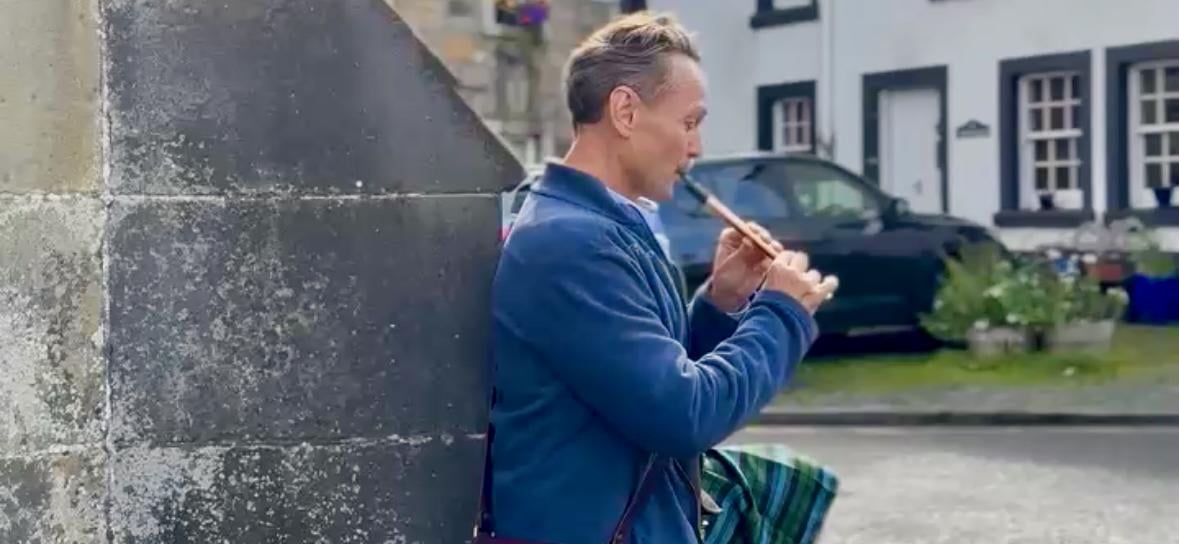 Edinburgh Cultural Walk with Music, Food & Film Locations
