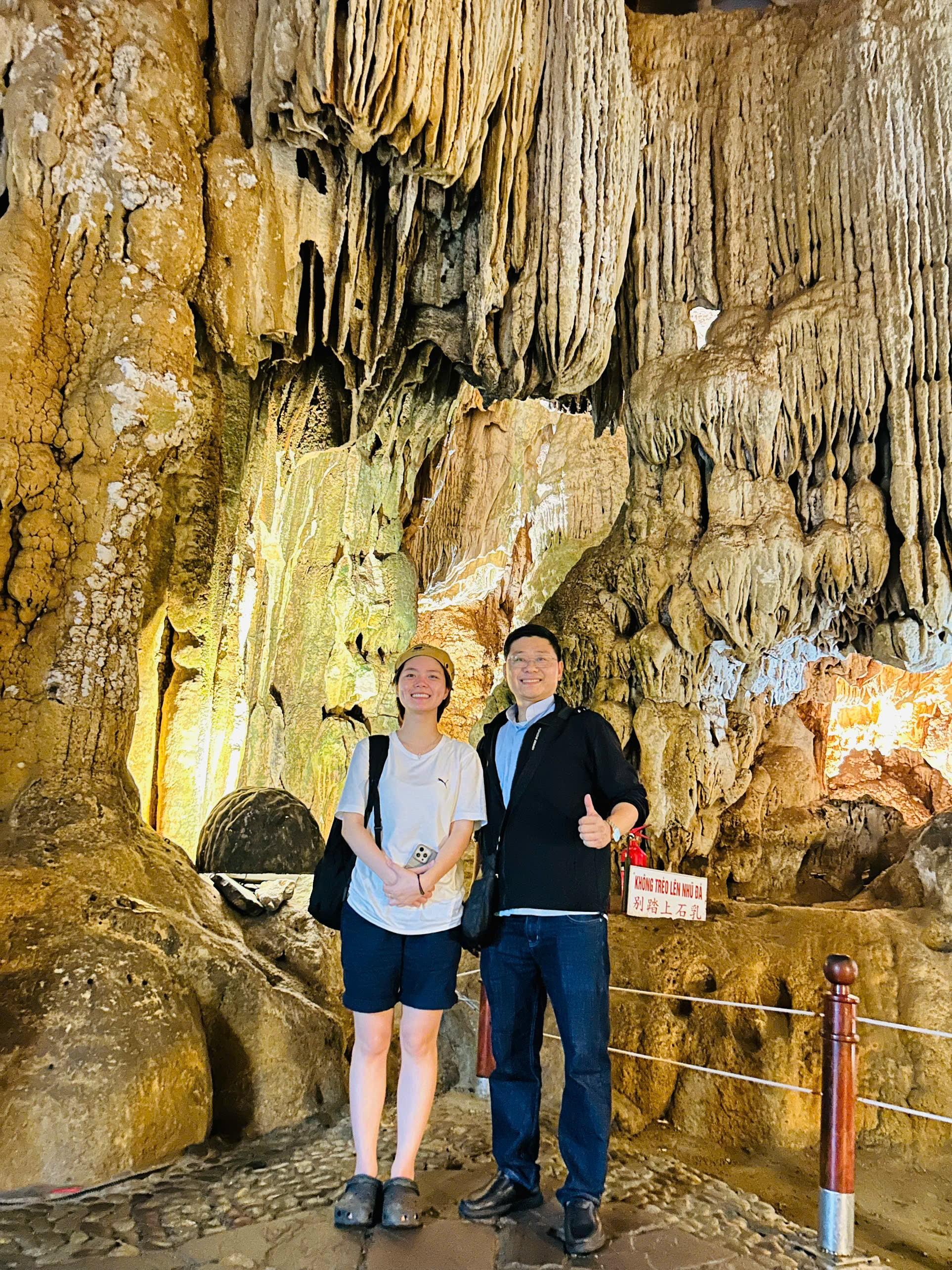 Ha Long Bay Full-Day Cruise: Caves, Kayaking & Scenic Views