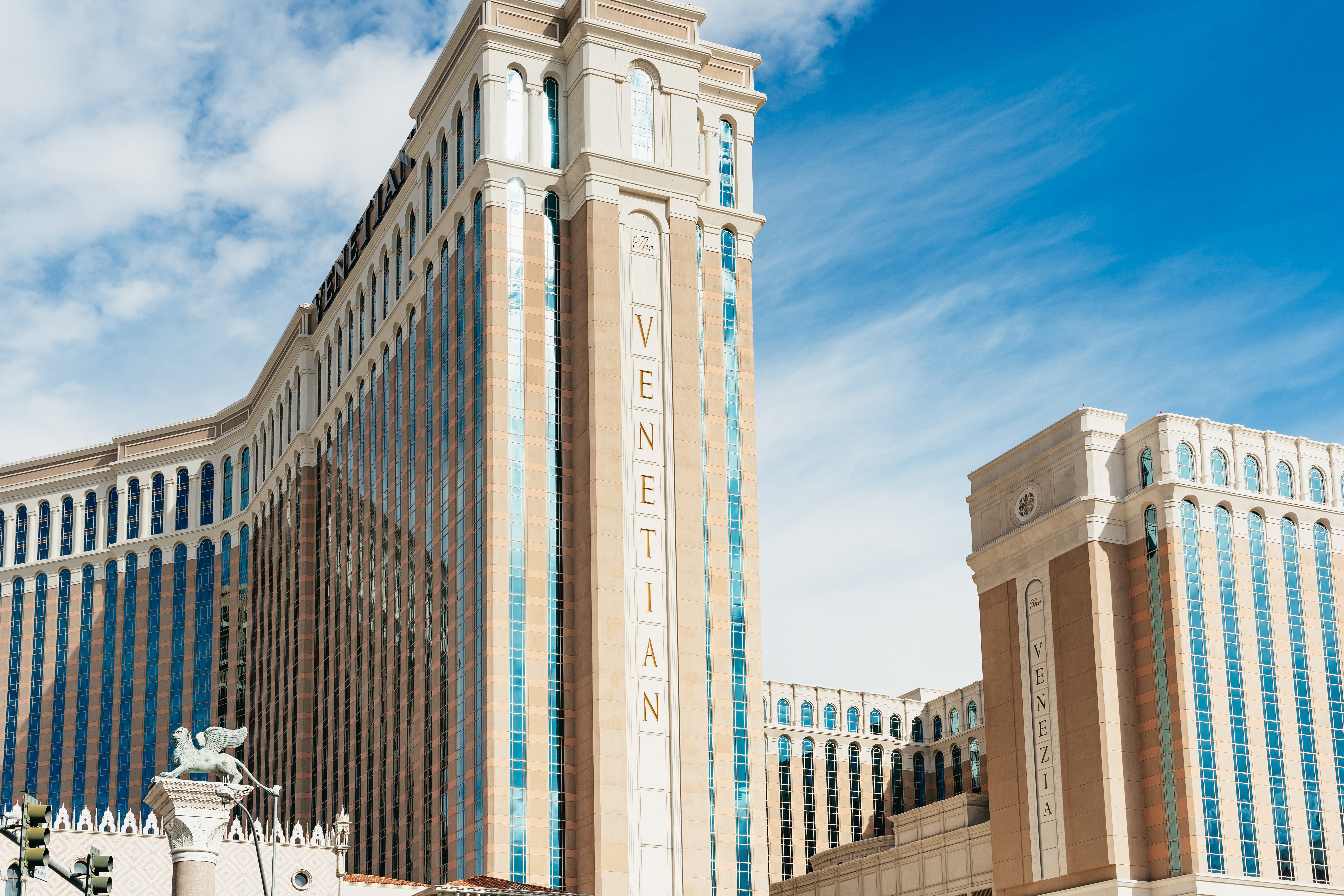 Las Vegas Strip food tour — celebrity chef dishes and venues — image 12