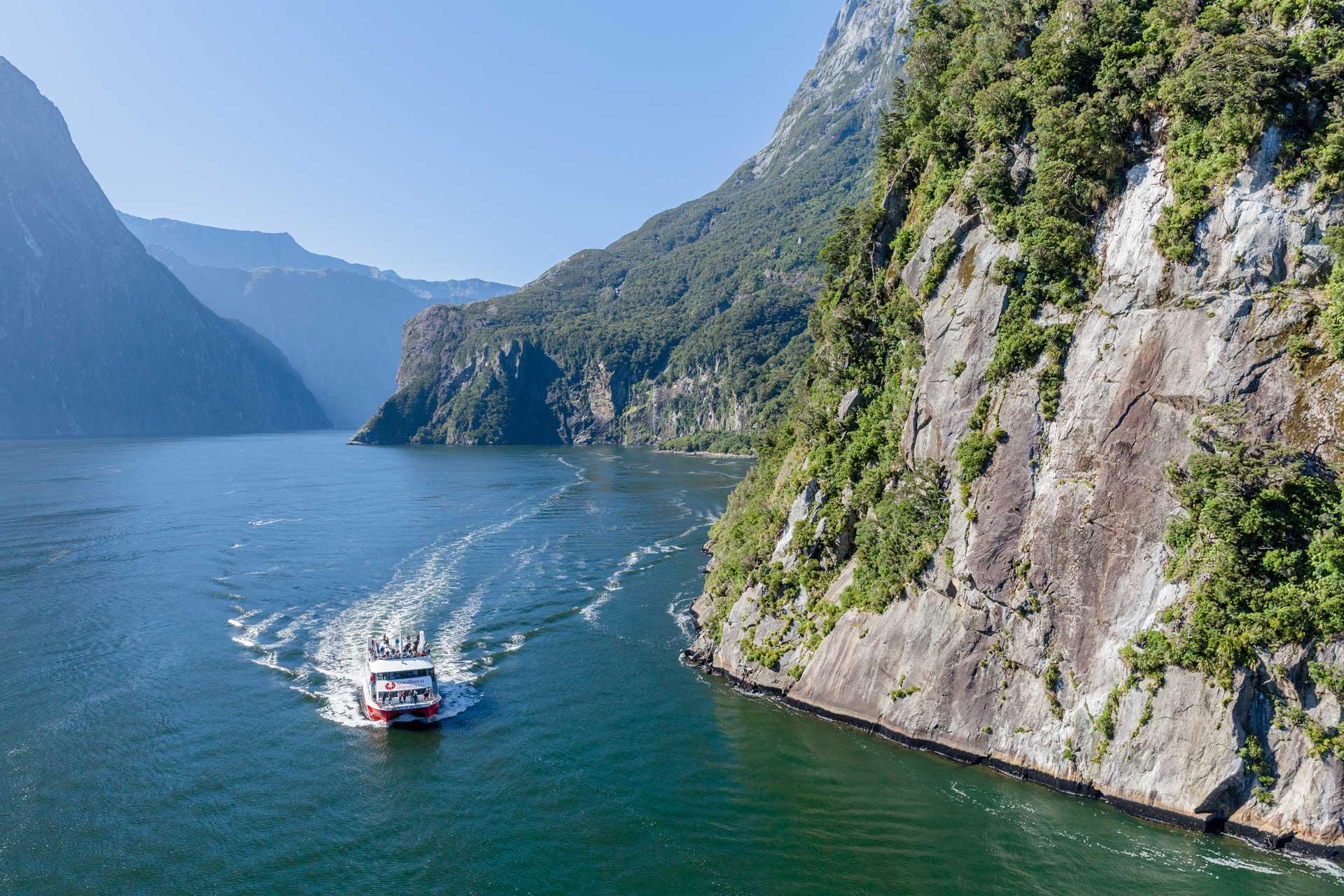 From Queenstown: Milford Sound Day Trip on Premium Coach