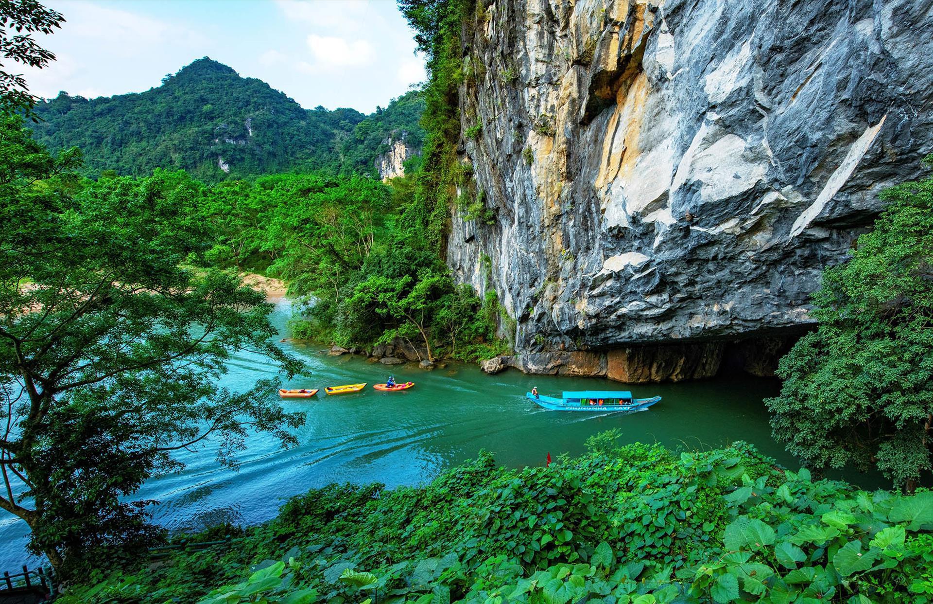 Phong Nha Cave boat tour Son River dragon boat and Paradise Cave karst — image 39