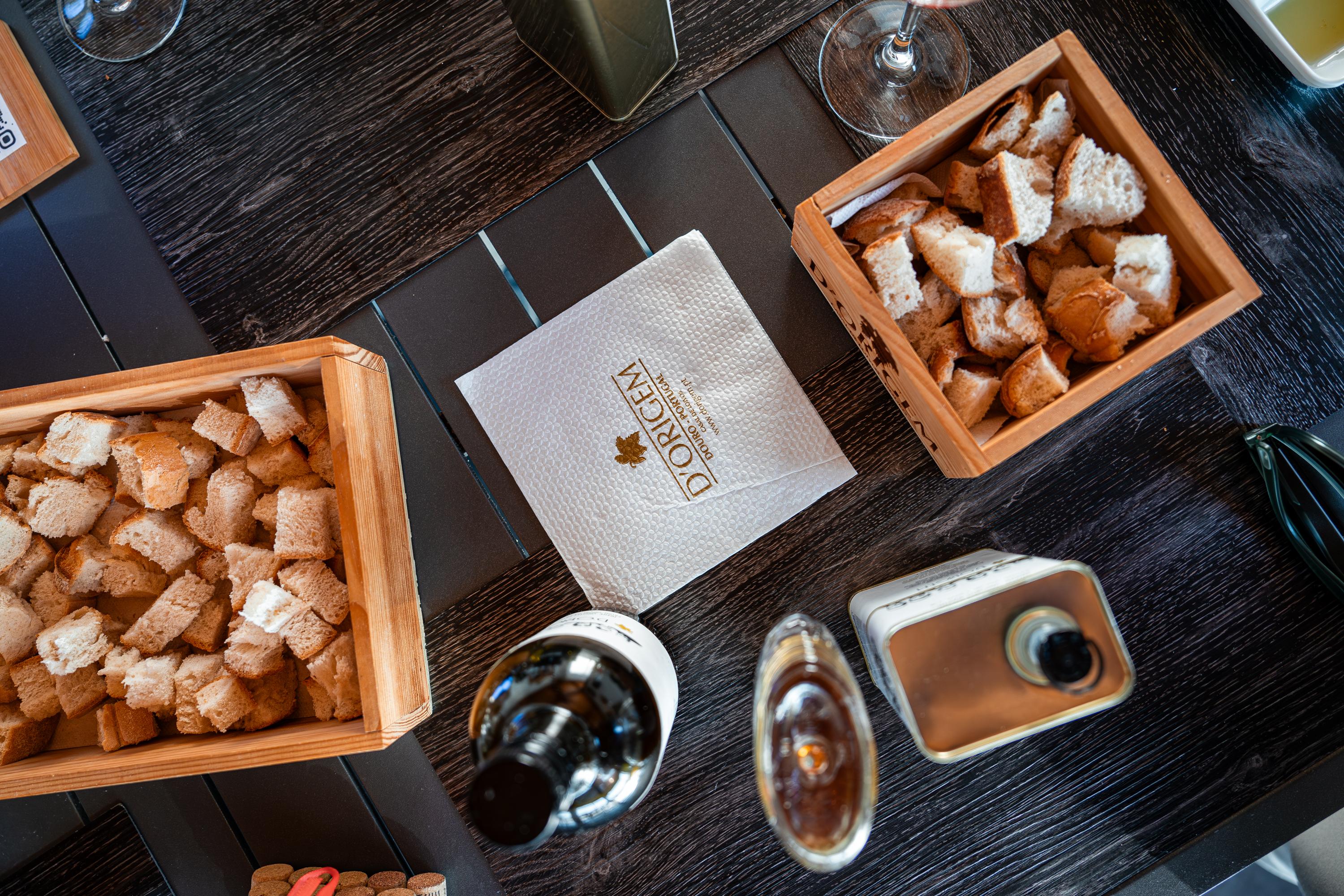Douro Valley Wine Tour: 2 Wineries, Lunch & River Cruise