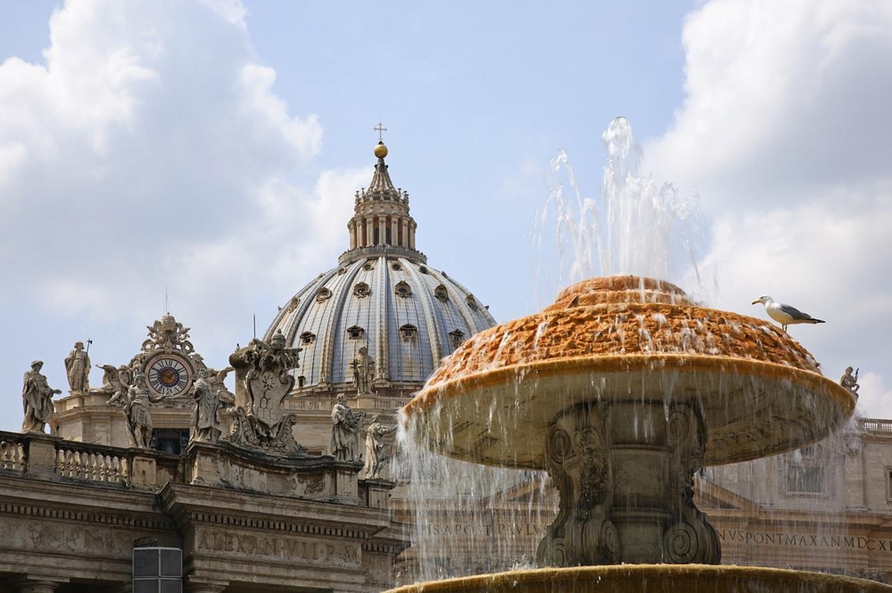 Papal Audience Experience with Host & Entry Support