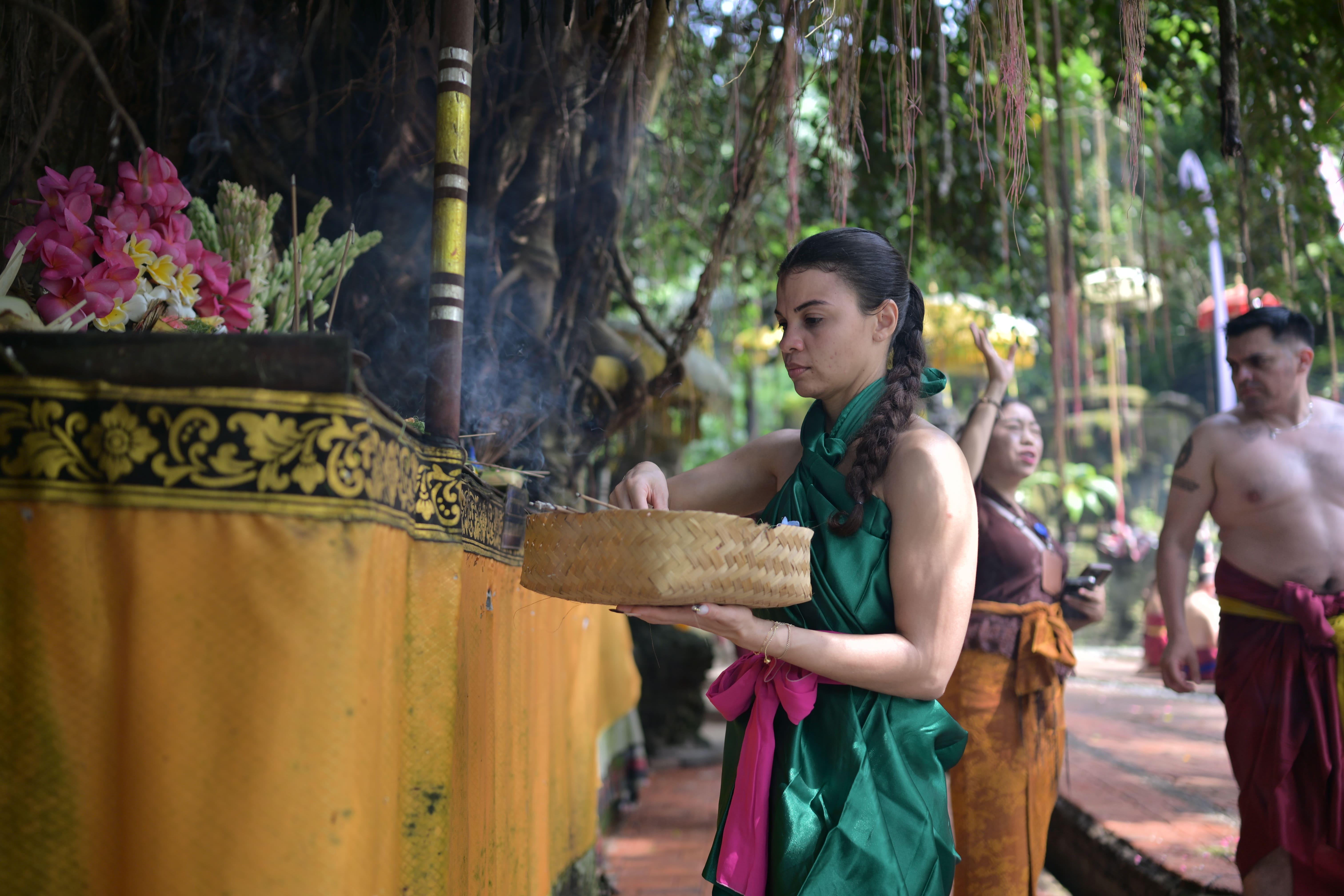 Bali Waterfall Temple, Monkey Forest & Coffee Plantation Tour
