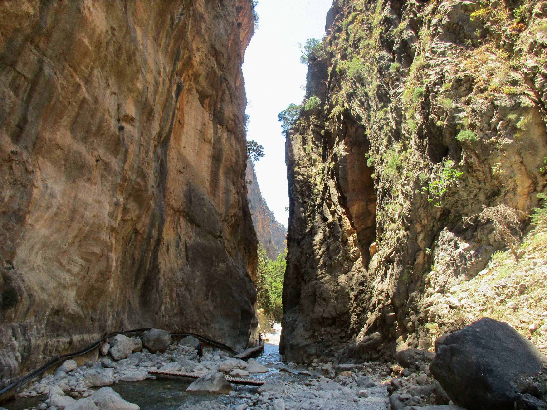 Samaria Gorge hike Crete — Xyloskalo descent, Iron Gates Sideroportes, kri-kri ibex, Agia Roumeli Libyan Sea — image 50